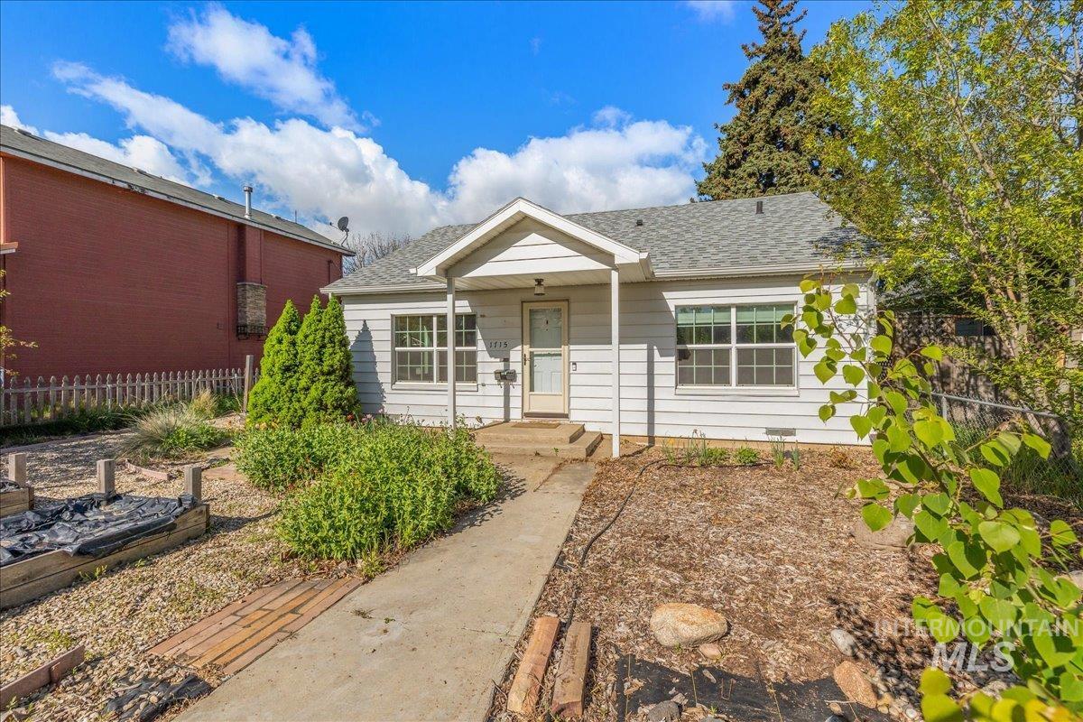 1715 S Robert St, Boise, Idaho 83705, 3 Bedrooms, 1 Bathroom, Residential For Sale, Price $349,900, 98984154