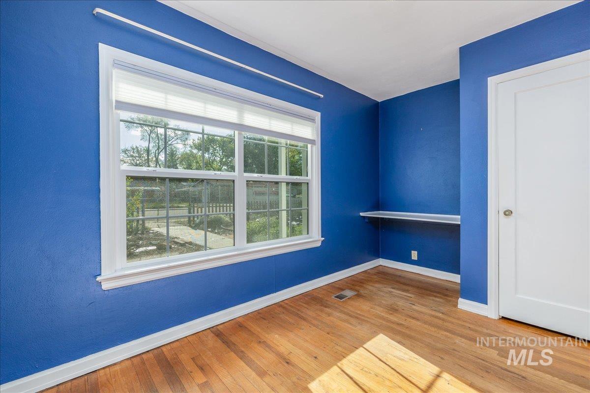 1715 S Robert St, Boise, Idaho 83705, 3 Bedrooms, 1 Bathroom, Residential For Sale, Price $349,900, 98984154