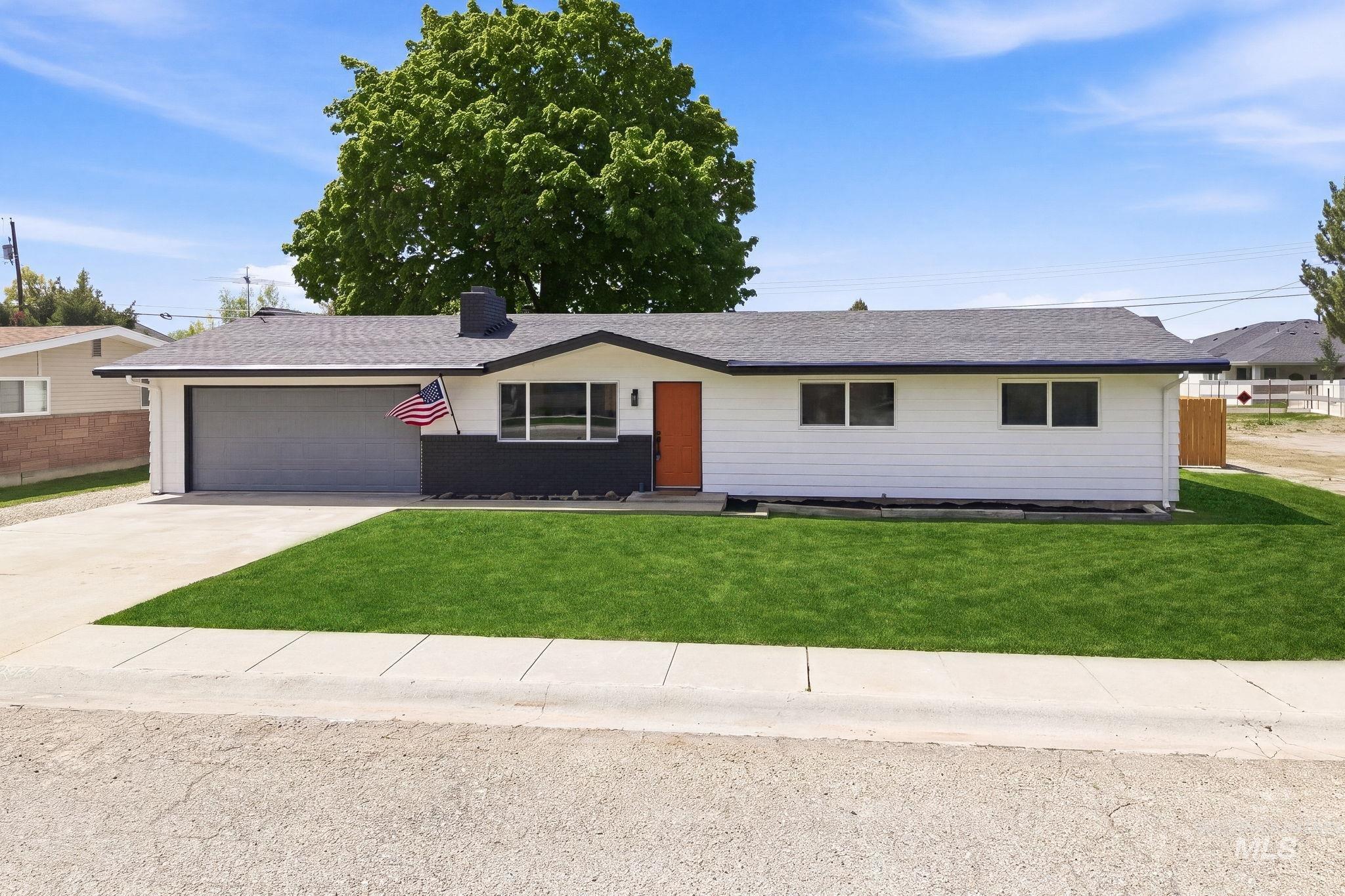 203 S Rowena St, Nampa, Idaho 83686, 4 Bedrooms, 3 Bathrooms, Residential For Sale, Price $449,900,MLS 98984157