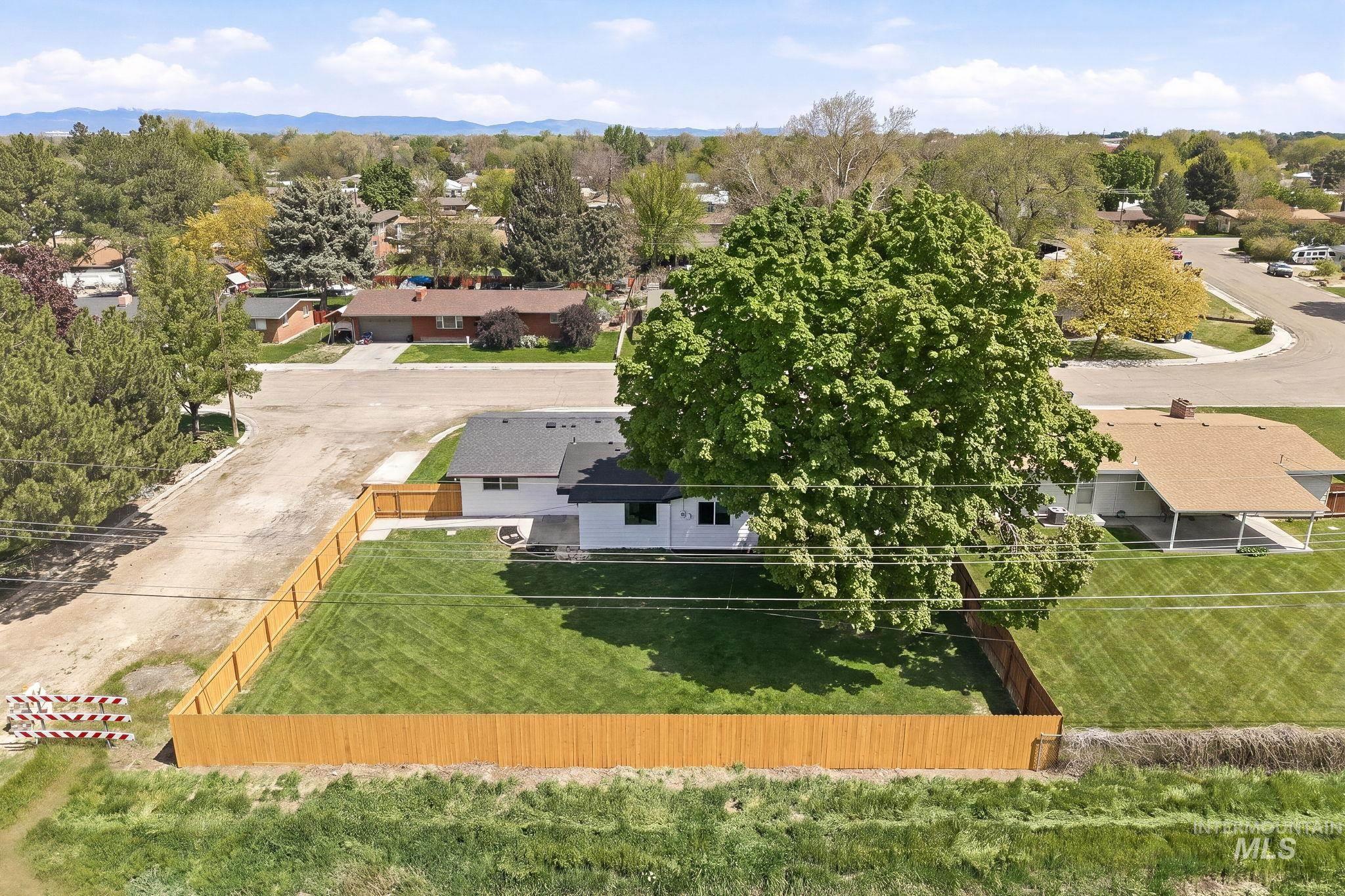 203 S Rowena St, Nampa, Idaho 83686, 4 Bedrooms, 3 Bathrooms, Residential For Sale, Price $449,900,MLS 98984157
