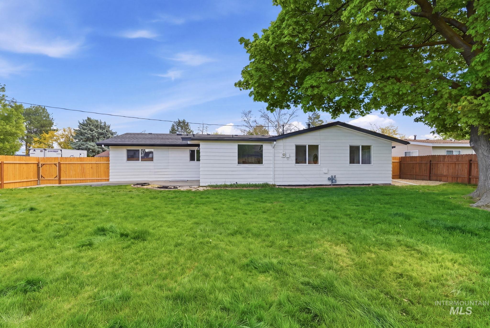 203 S Rowena St, Nampa, Idaho 83686, 4 Bedrooms, 3 Bathrooms, Residential For Sale, Price $449,900,MLS 98984157
