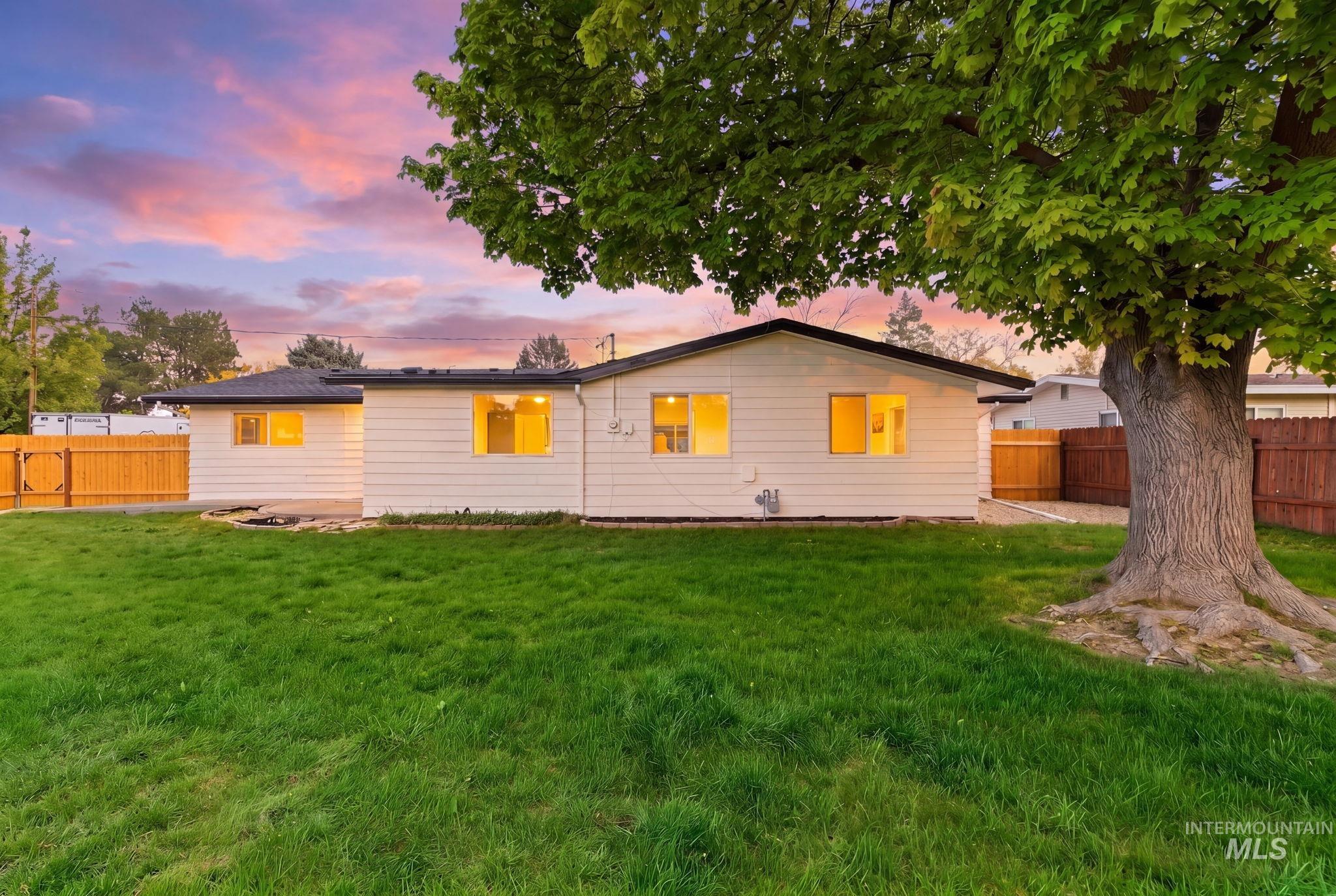 203 S Rowena St, Nampa, Idaho 83686, 4 Bedrooms, 3 Bathrooms, Residential For Sale, Price $449,900,MLS 98984157