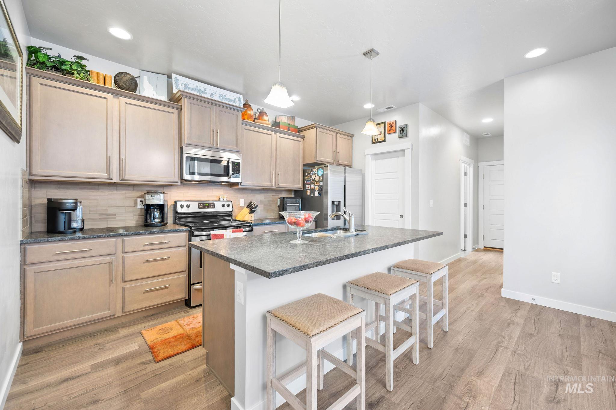 1802 W Heavy Timber Dr, Meridian, Idaho 83642-4830, 3 Bedrooms, 2.5 Bathrooms, Residential For Sale, Price $472,000, 98984158