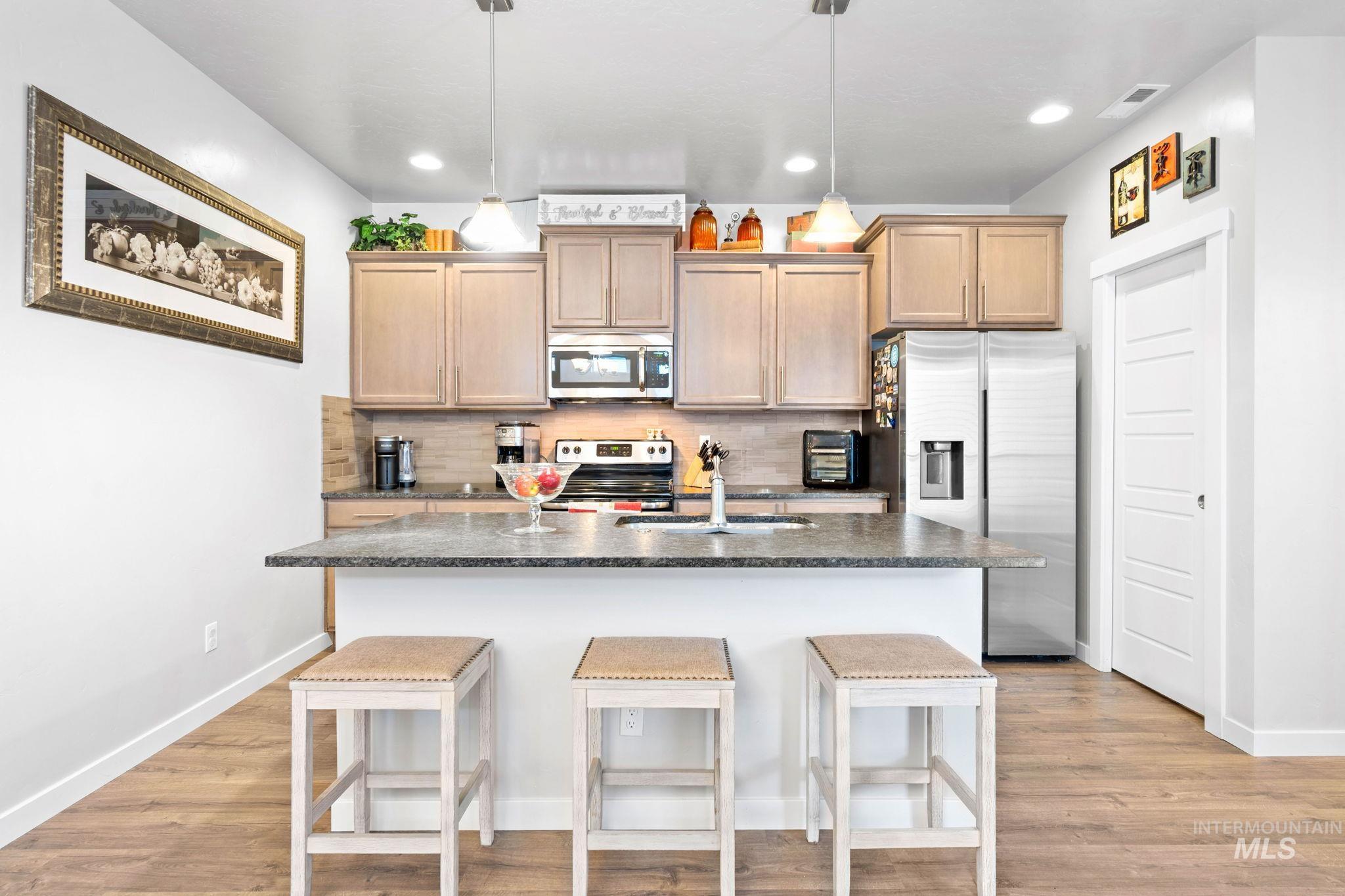 1802 W Heavy Timber Dr, Meridian, Idaho 83642-4830, 3 Bedrooms, 2.5 Bathrooms, Residential For Sale, Price $472,000, 98984158