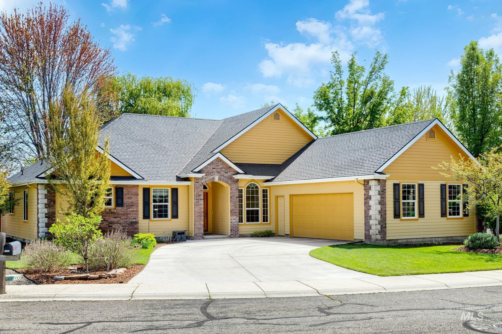 2703 E Ridgedale Place, Eagle, Idaho 83616, 3 Bedrooms, 2.5 Bathrooms, Residential For Sale, Price $625,000, 98984160