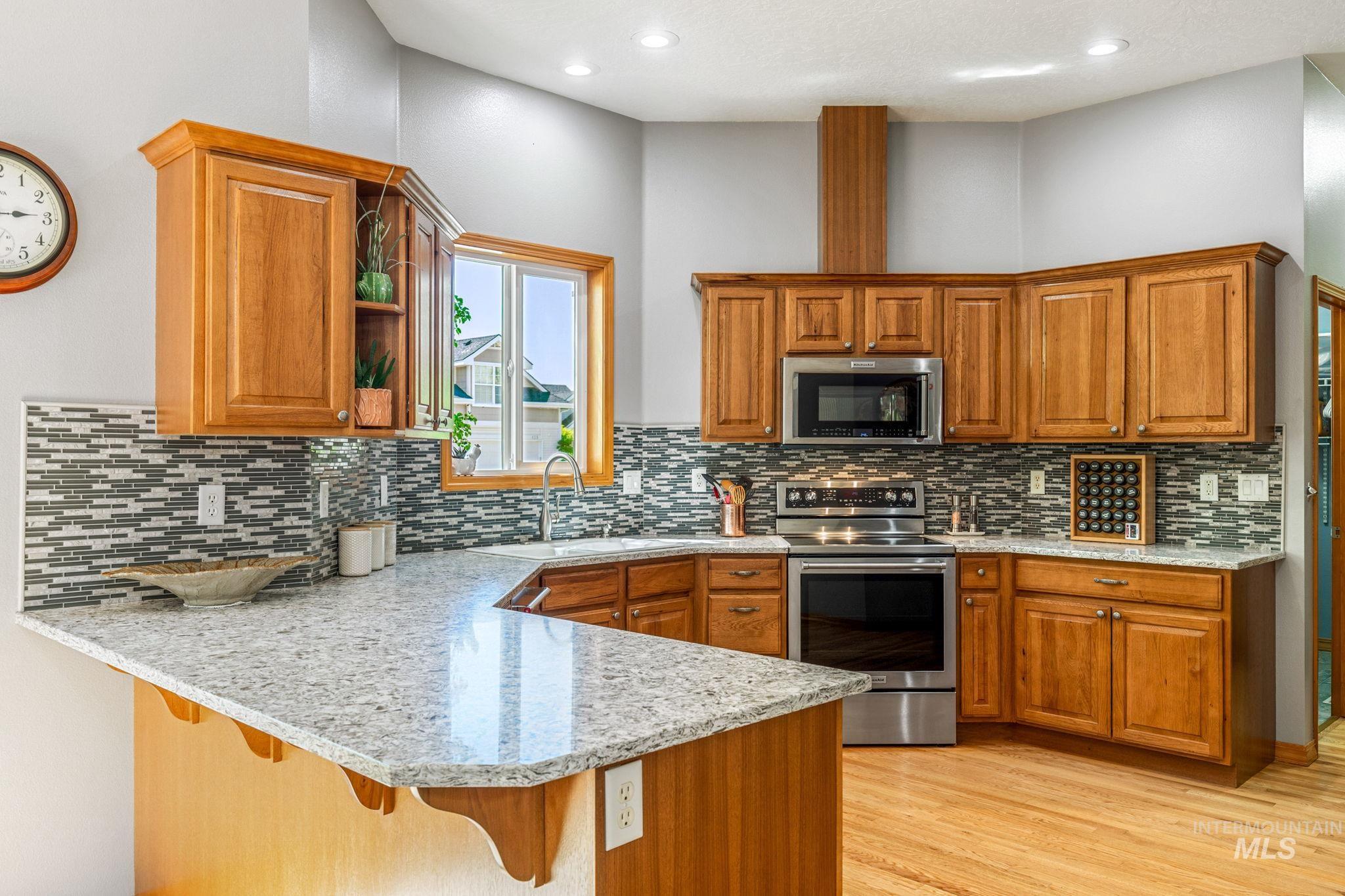 2703 E Ridgedale Place, Eagle, Idaho 83616, 3 Bedrooms, 2.5 Bathrooms, Residential For Sale, Price $625,000, 98984160