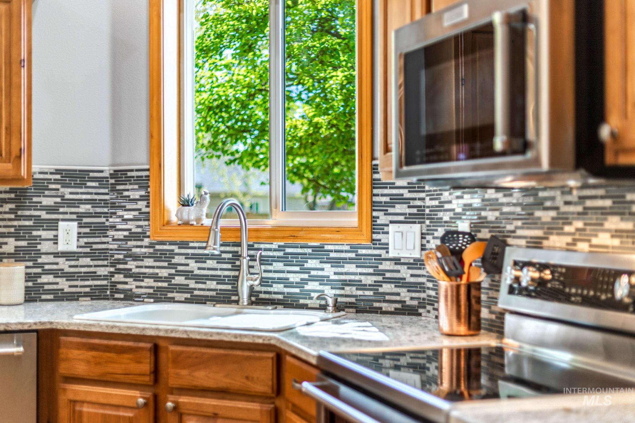 2703 E Ridgedale Place, Eagle, Idaho 83616, 3 Bedrooms, 2.5 Bathrooms, Residential For Sale, Price $625,000, 98984160