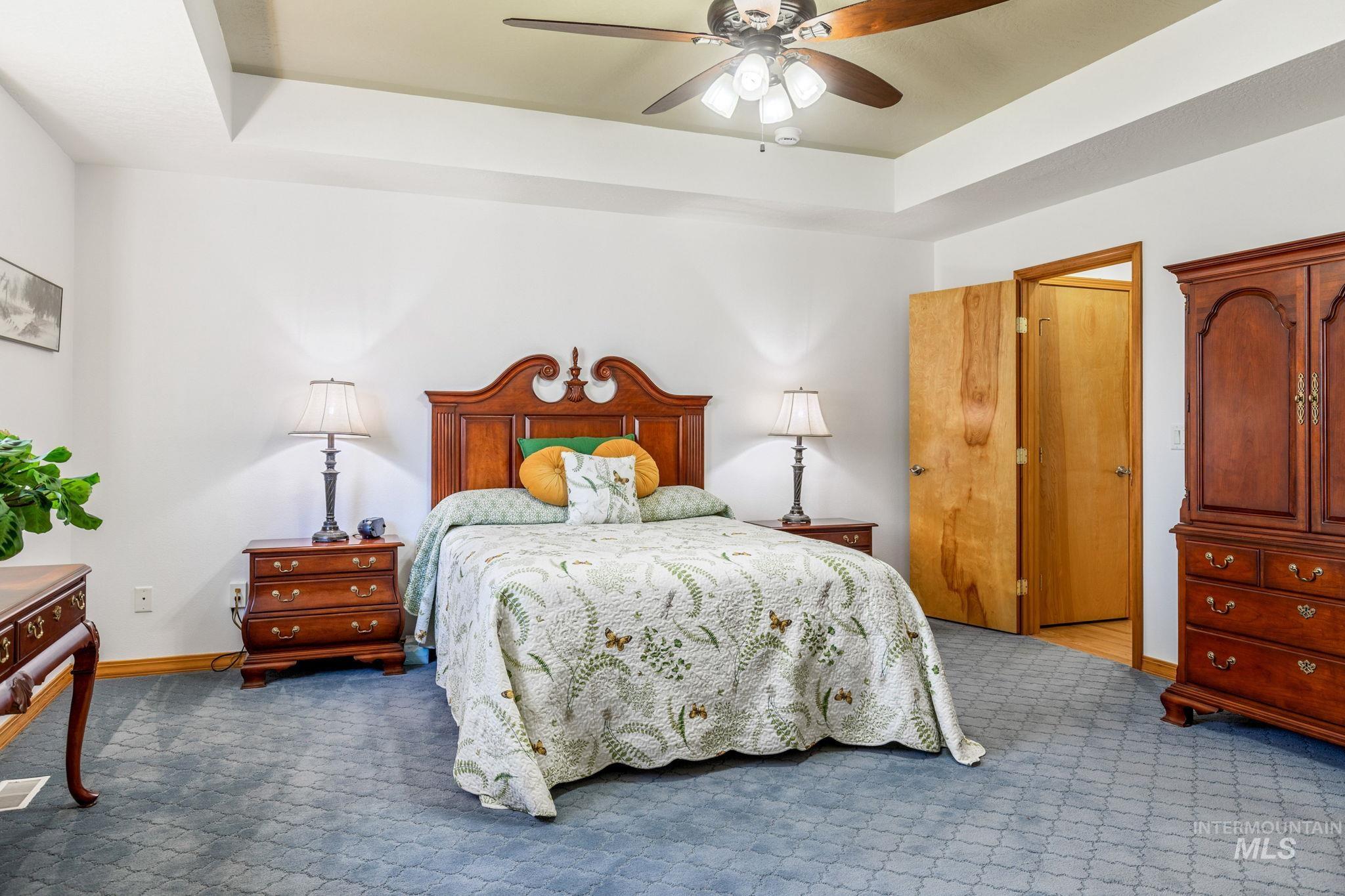 2703 E Ridgedale Place, Eagle, Idaho 83616, 3 Bedrooms, 2.5 Bathrooms, Residential For Sale, Price $625,000, 98984160