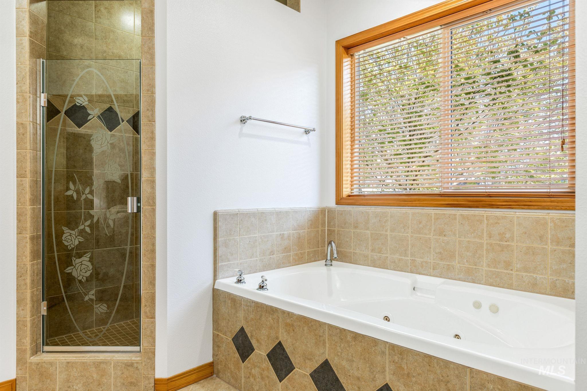 2703 E Ridgedale Place, Eagle, Idaho 83616, 3 Bedrooms, 2.5 Bathrooms, Residential For Sale, Price $625,000, 98984160