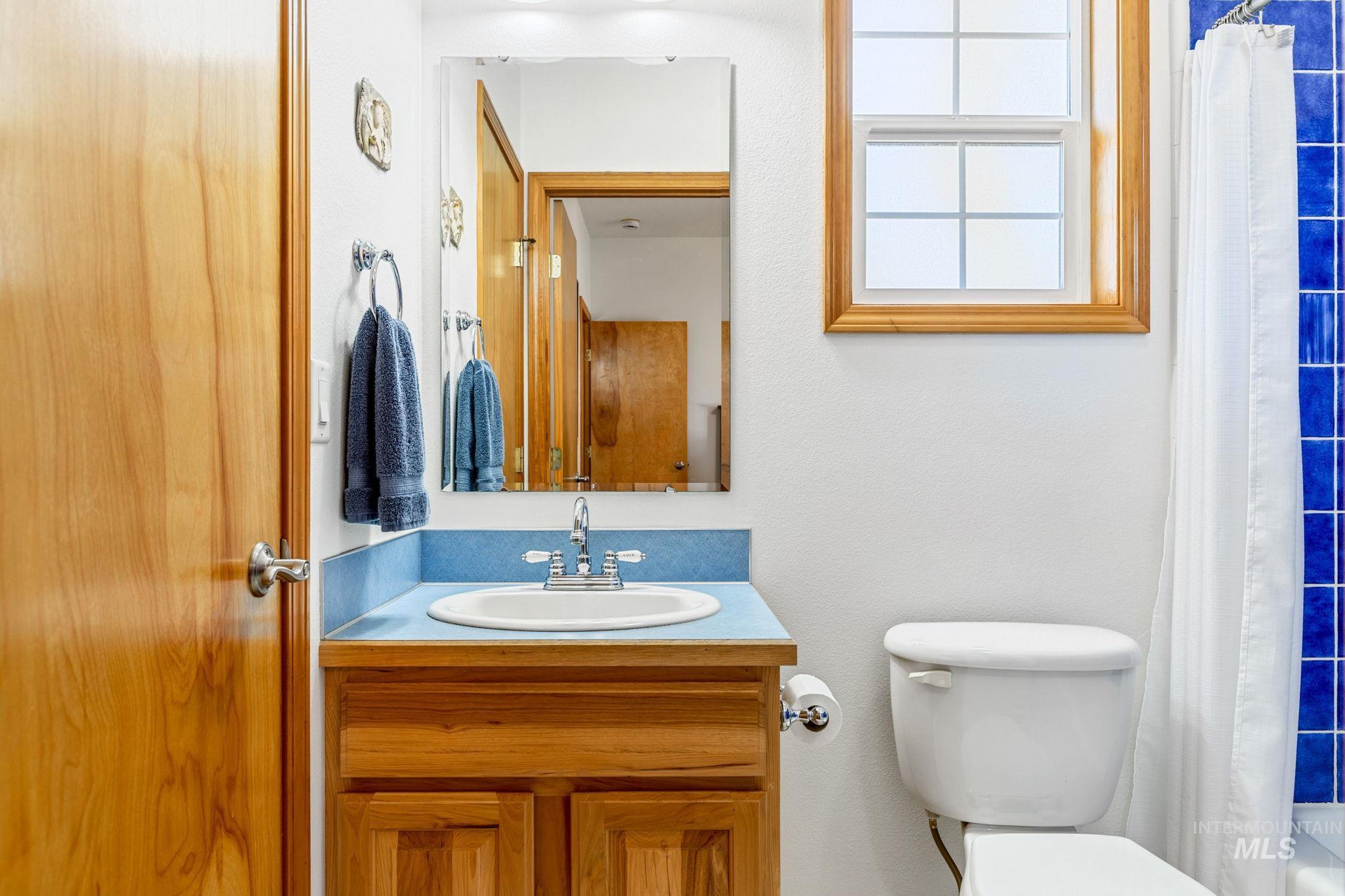 2703 E Ridgedale Place, Eagle, Idaho 83616, 3 Bedrooms, 2.5 Bathrooms, Residential For Sale, Price $625,000, 98984160