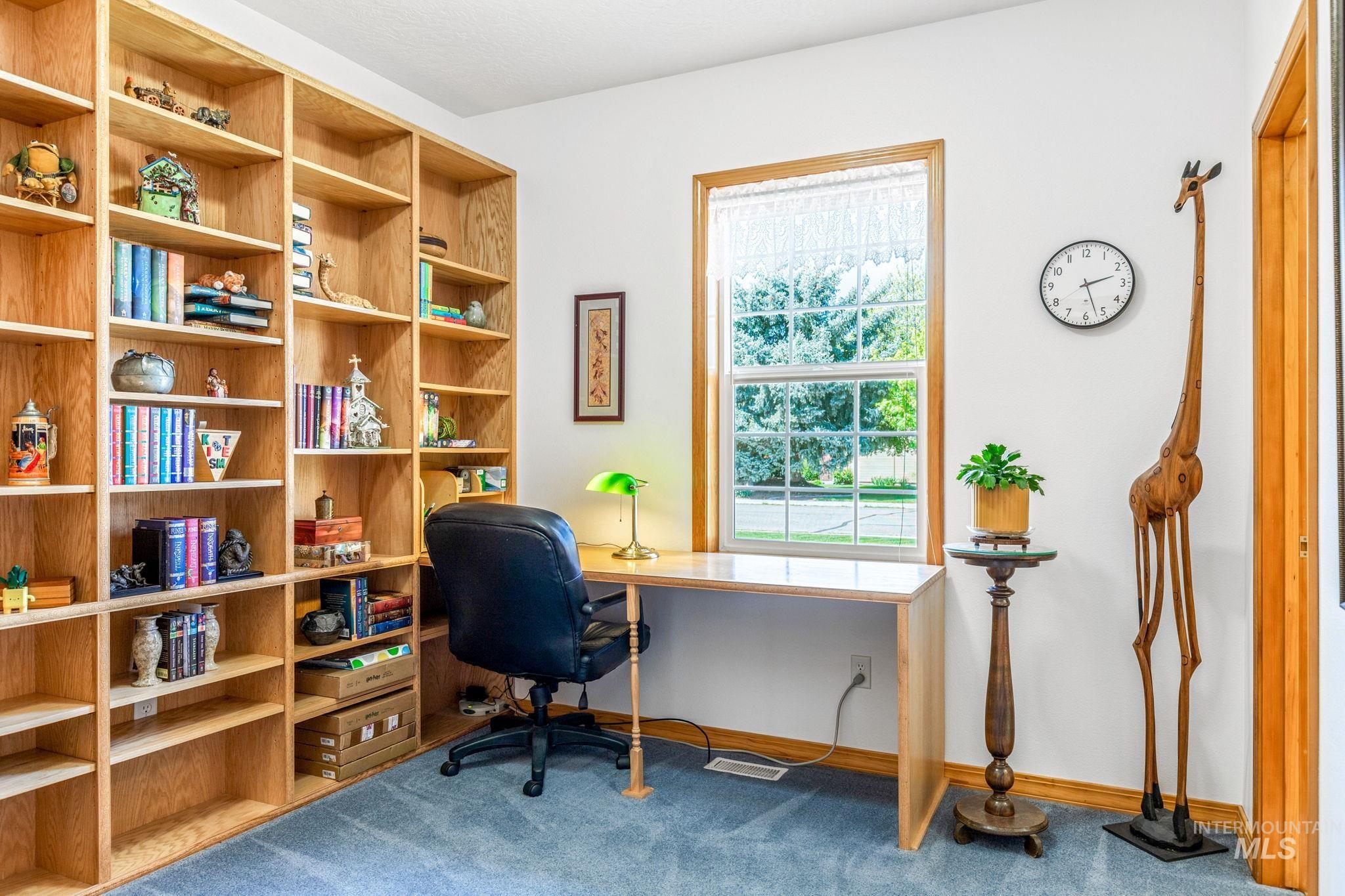 2703 E Ridgedale Place, Eagle, Idaho 83616, 3 Bedrooms, 2.5 Bathrooms, Residential For Sale, Price $625,000, 98984160