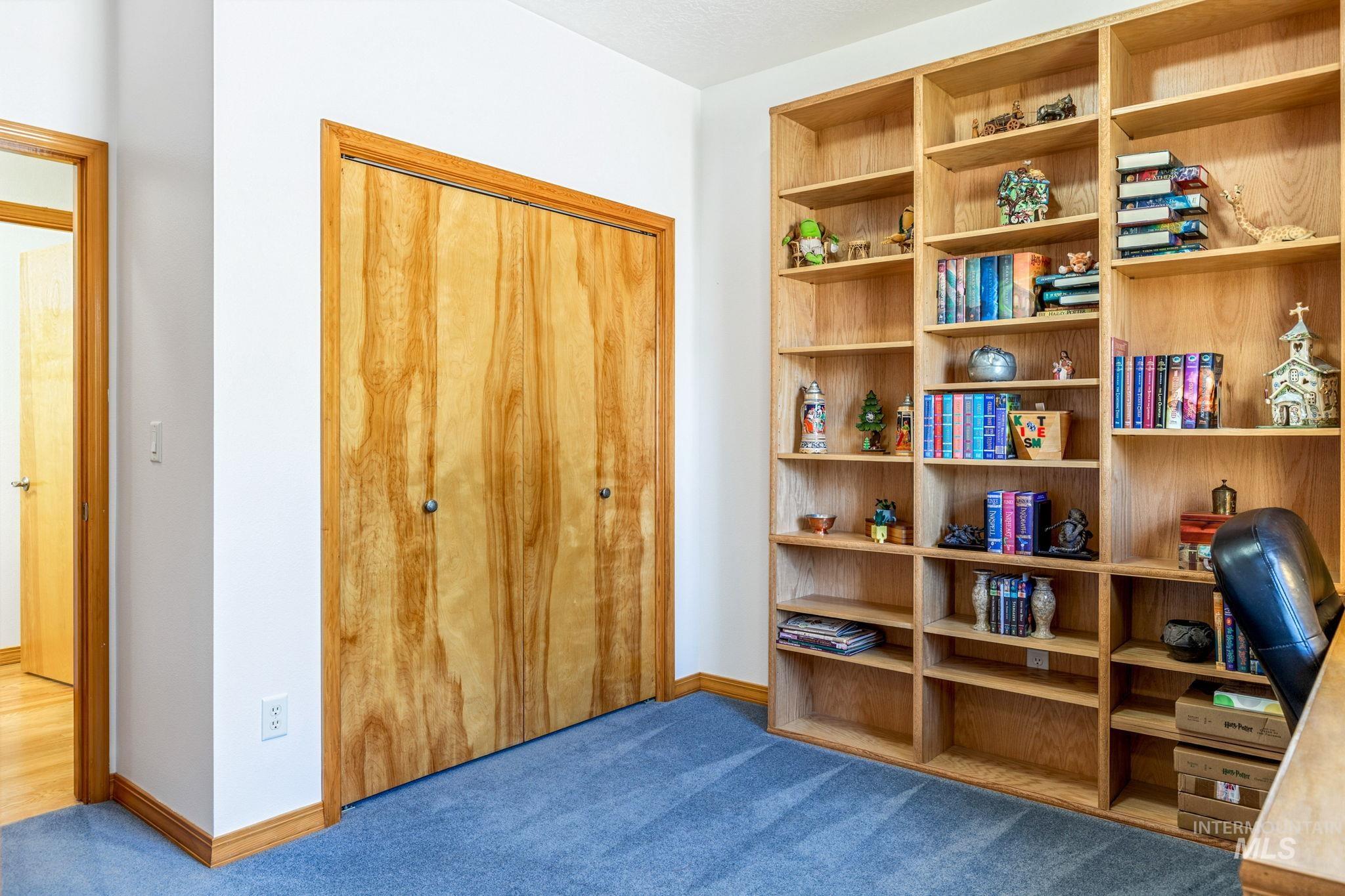 2703 E Ridgedale Place, Eagle, Idaho 83616, 3 Bedrooms, 2.5 Bathrooms, Residential For Sale, Price $625,000, 98984160