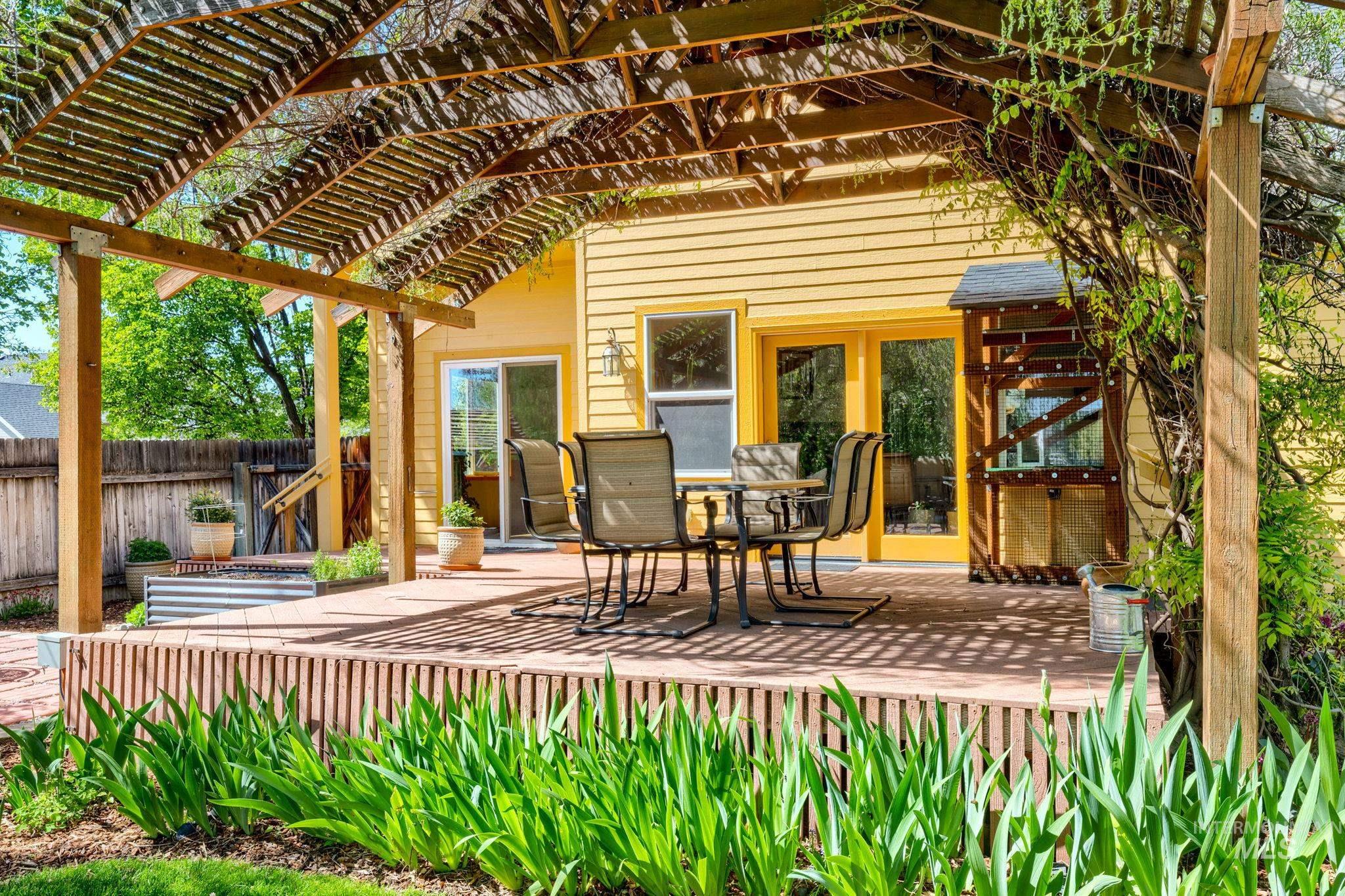 2703 E Ridgedale Place, Eagle, Idaho 83616, 3 Bedrooms, 2.5 Bathrooms, Residential For Sale, Price $625,000, 98984160