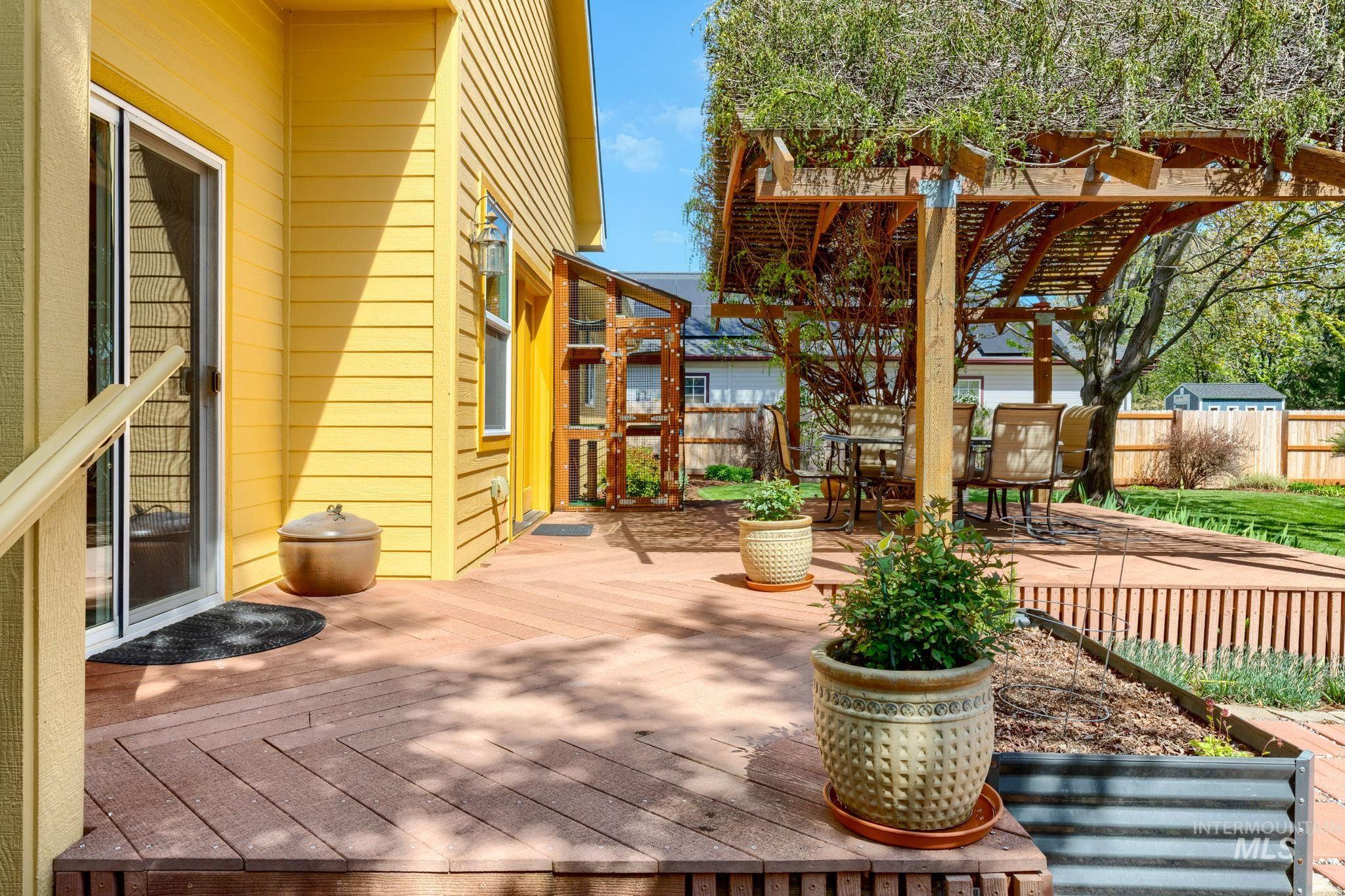 2703 E Ridgedale Place, Eagle, Idaho 83616, 3 Bedrooms, 2.5 Bathrooms, Residential For Sale, Price $625,000, 98984160