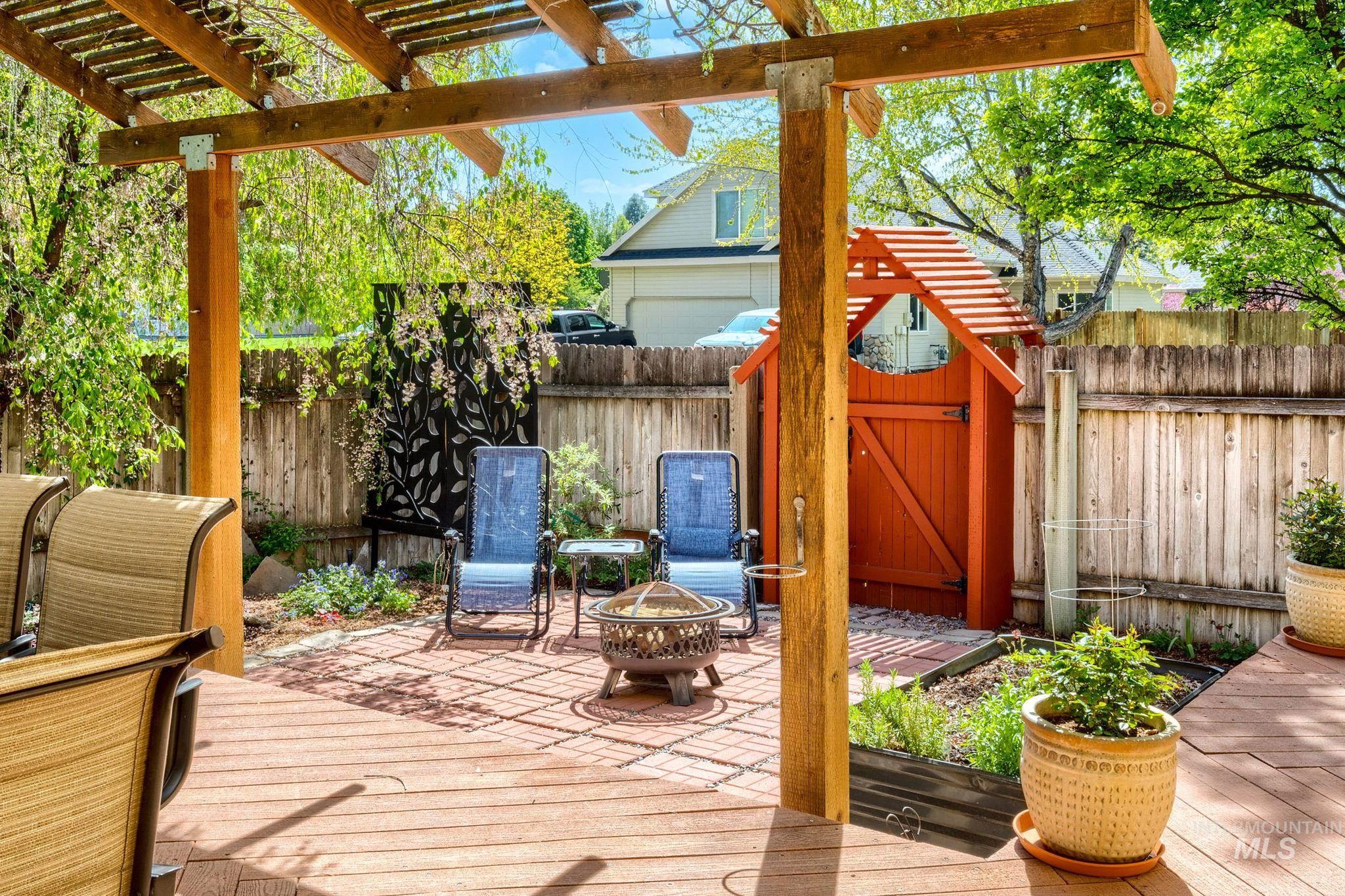 2703 E Ridgedale Place, Eagle, Idaho 83616, 3 Bedrooms, 2.5 Bathrooms, Residential For Sale, Price $625,000, 98984160