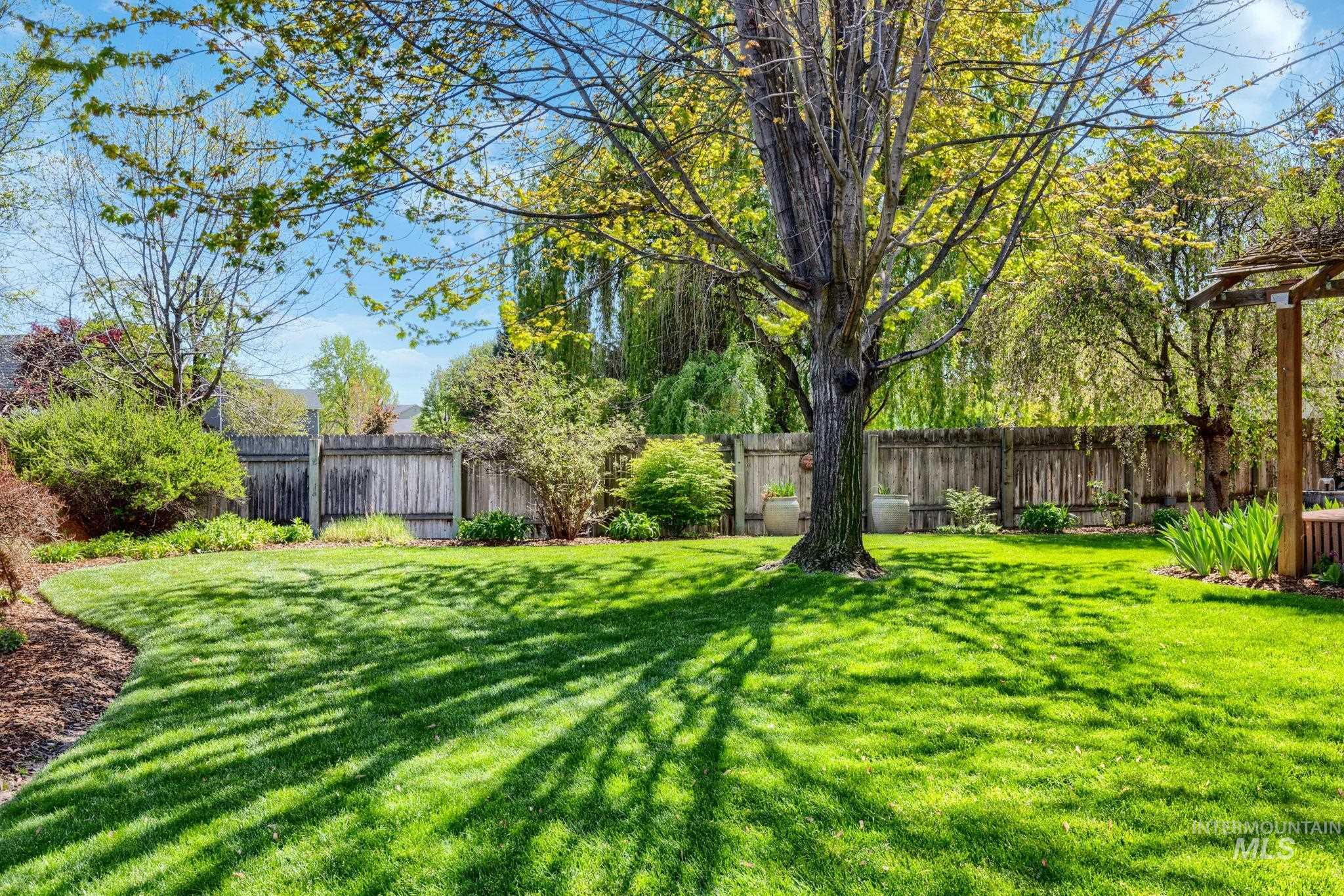 2703 E Ridgedale Place, Eagle, Idaho 83616, 3 Bedrooms, 2.5 Bathrooms, Residential For Sale, Price $625,000, 98984160