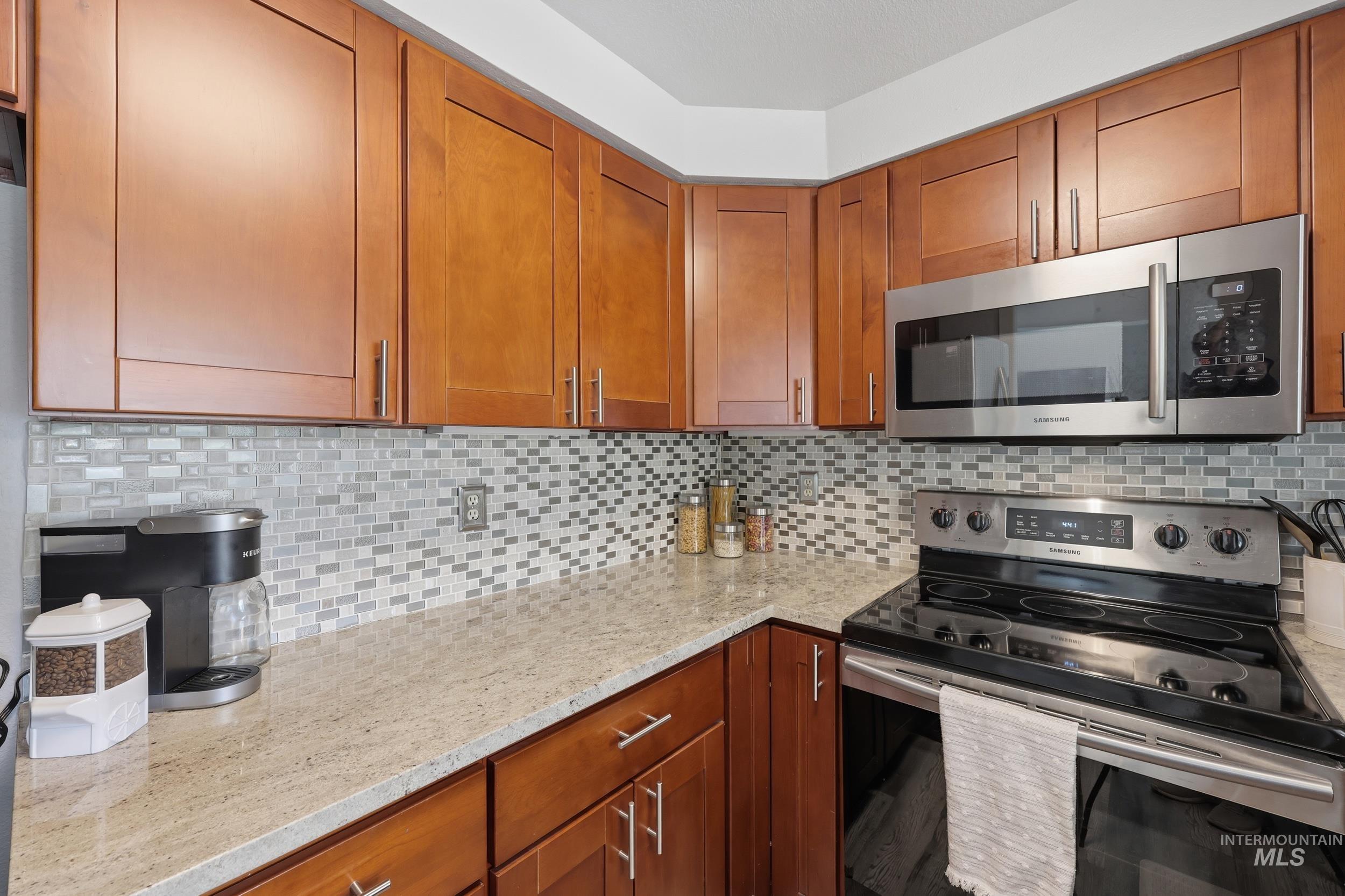8453 Cascade Ln, Boise, Idaho 83704, 2 Bedrooms, 2.5 Bathrooms, Residential For Sale, Price $345,000, 98984161