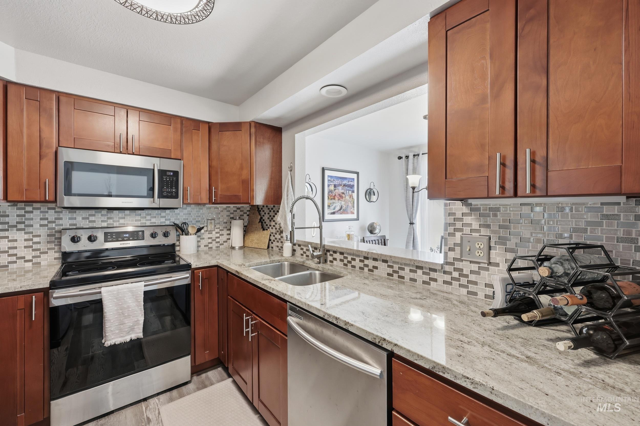8453 Cascade Ln, Boise, Idaho 83704, 2 Bedrooms, 2.5 Bathrooms, Residential For Sale, Price $345,000, 98984161
