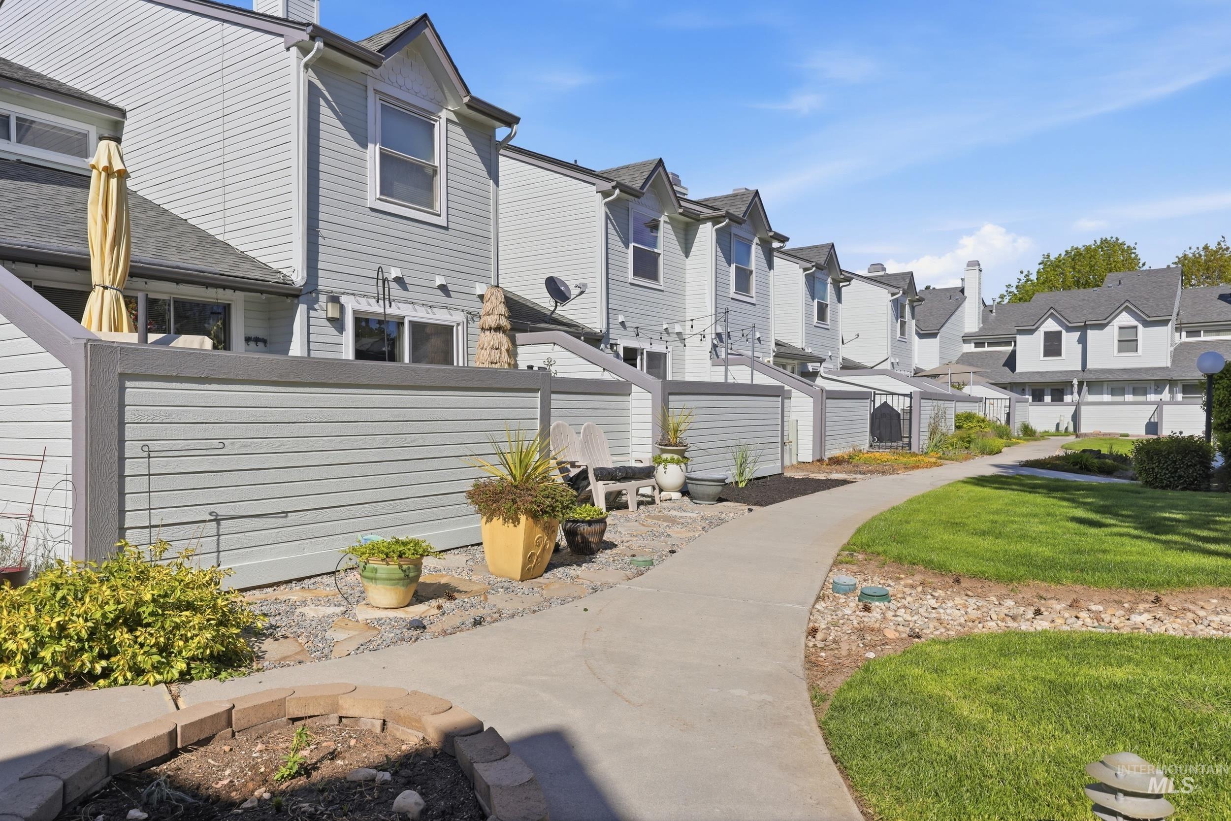 8453 Cascade Ln, Boise, Idaho 83704, 2 Bedrooms, 2.5 Bathrooms, Residential For Sale, Price $345,000, 98984161