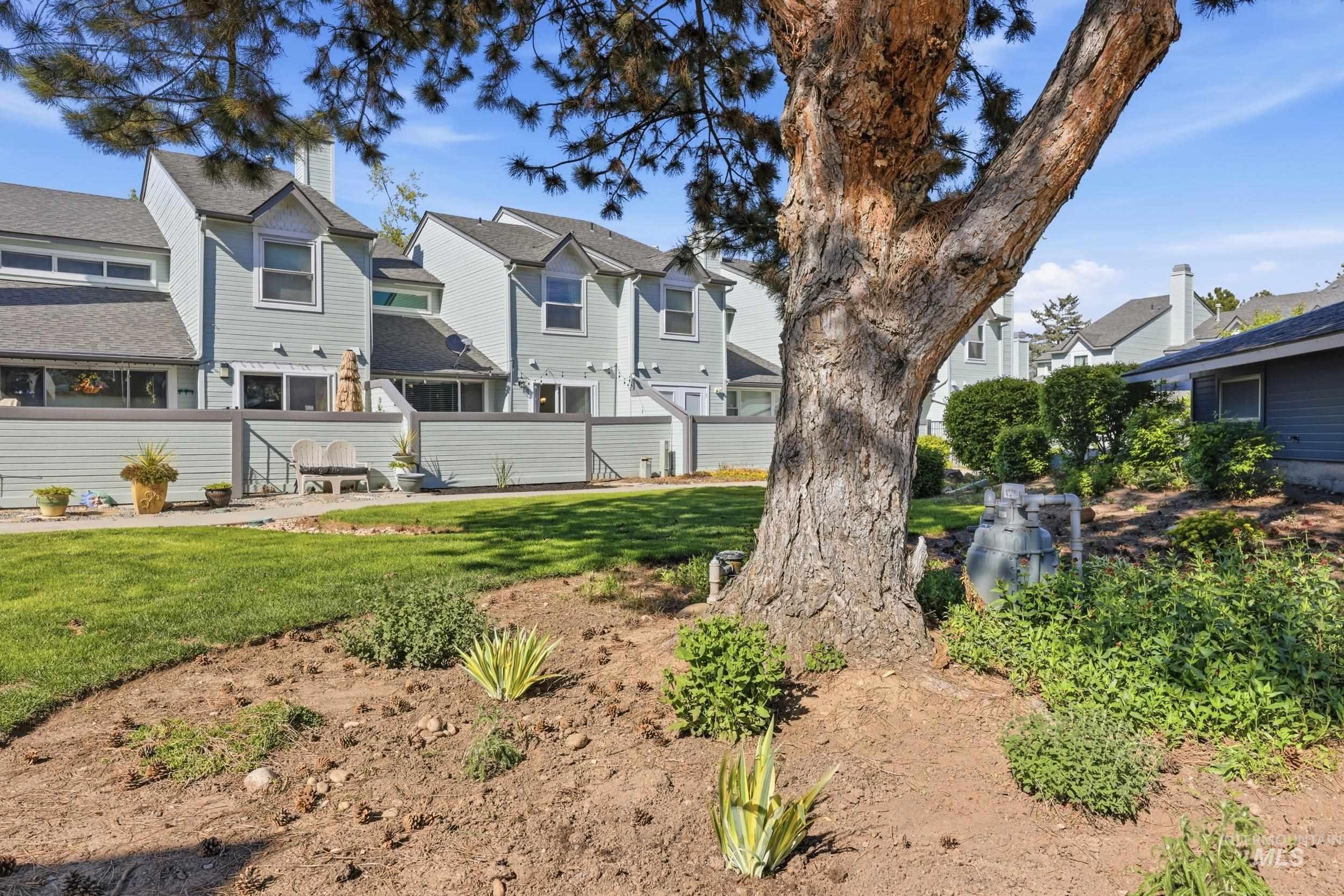 8453 Cascade Ln, Boise, Idaho 83704, 2 Bedrooms, 2.5 Bathrooms, Residential For Sale, Price $345,000, 98984161