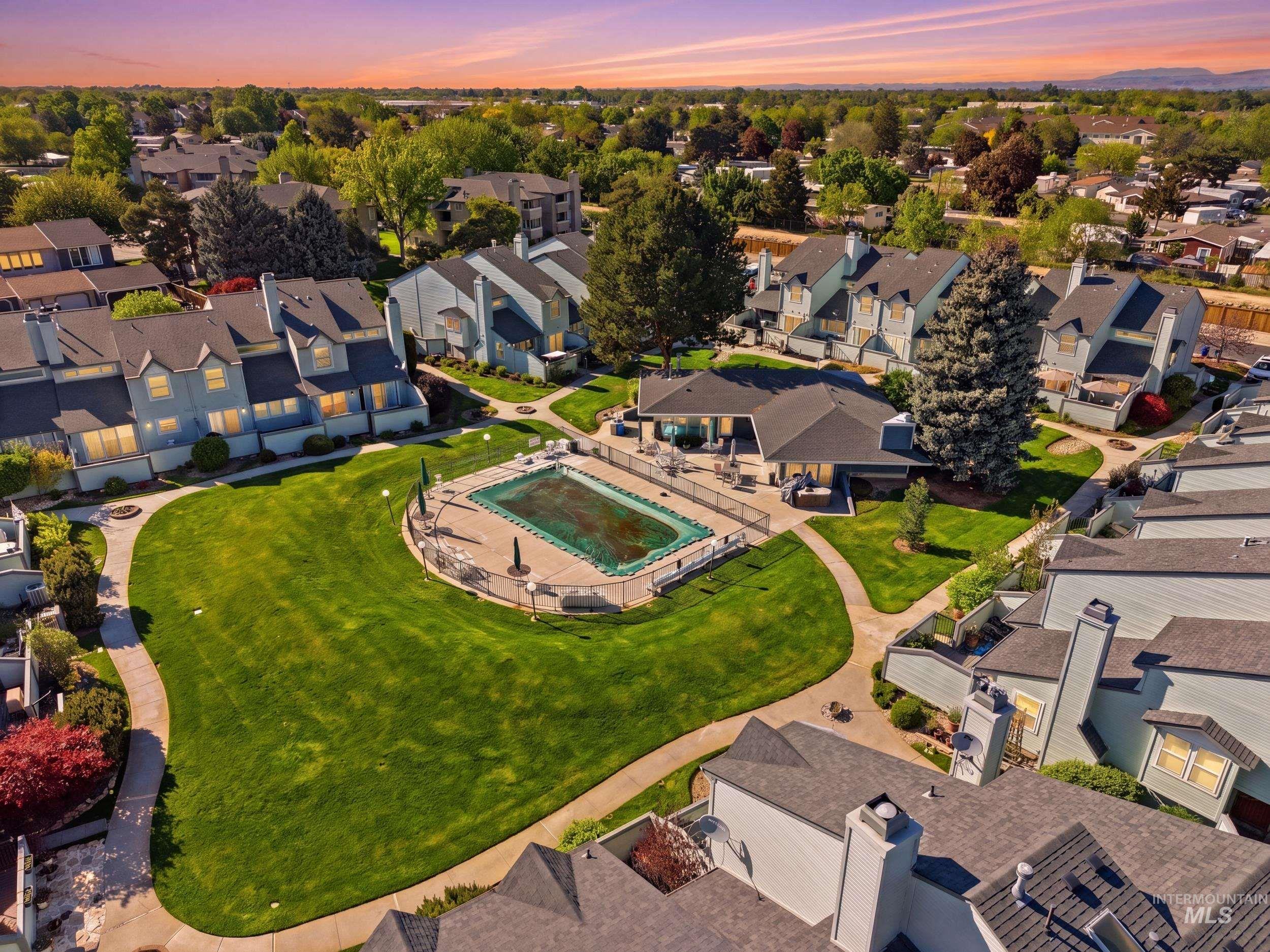 8453 Cascade, Boise, Idaho 83704, 2 Bedrooms, 7 Bathrooms, Residential For Sale, Price $345,000, 98984161