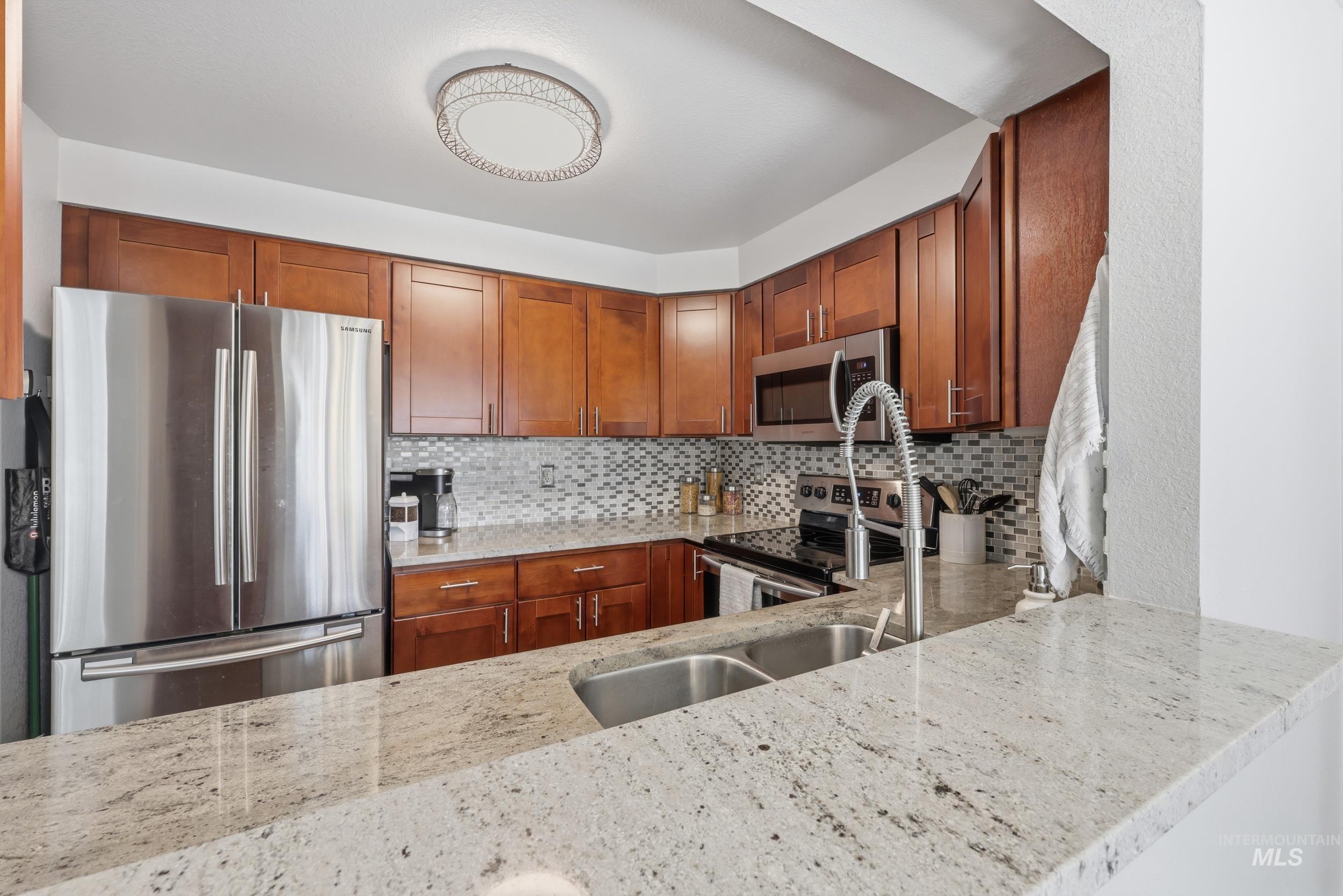 8453 Cascade, Boise, Idaho 83704, 2 Bedrooms, 7 Bathrooms, Residential For Sale, Price $345,000, 98984161