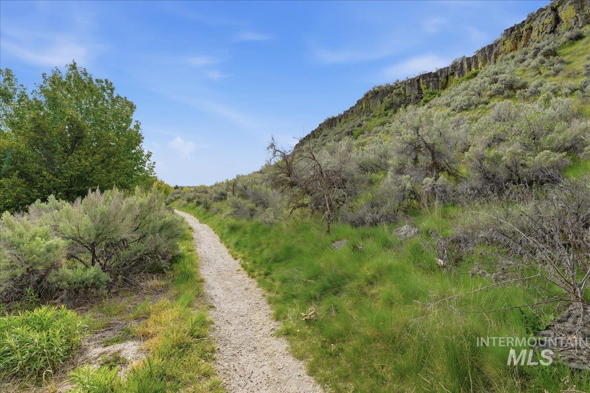 5146 S Surprise Way, #203, Boise, Idaho 83716, 3 Bedrooms, 2 Bathrooms, Residential For Sale, Price $439,900, 98984166