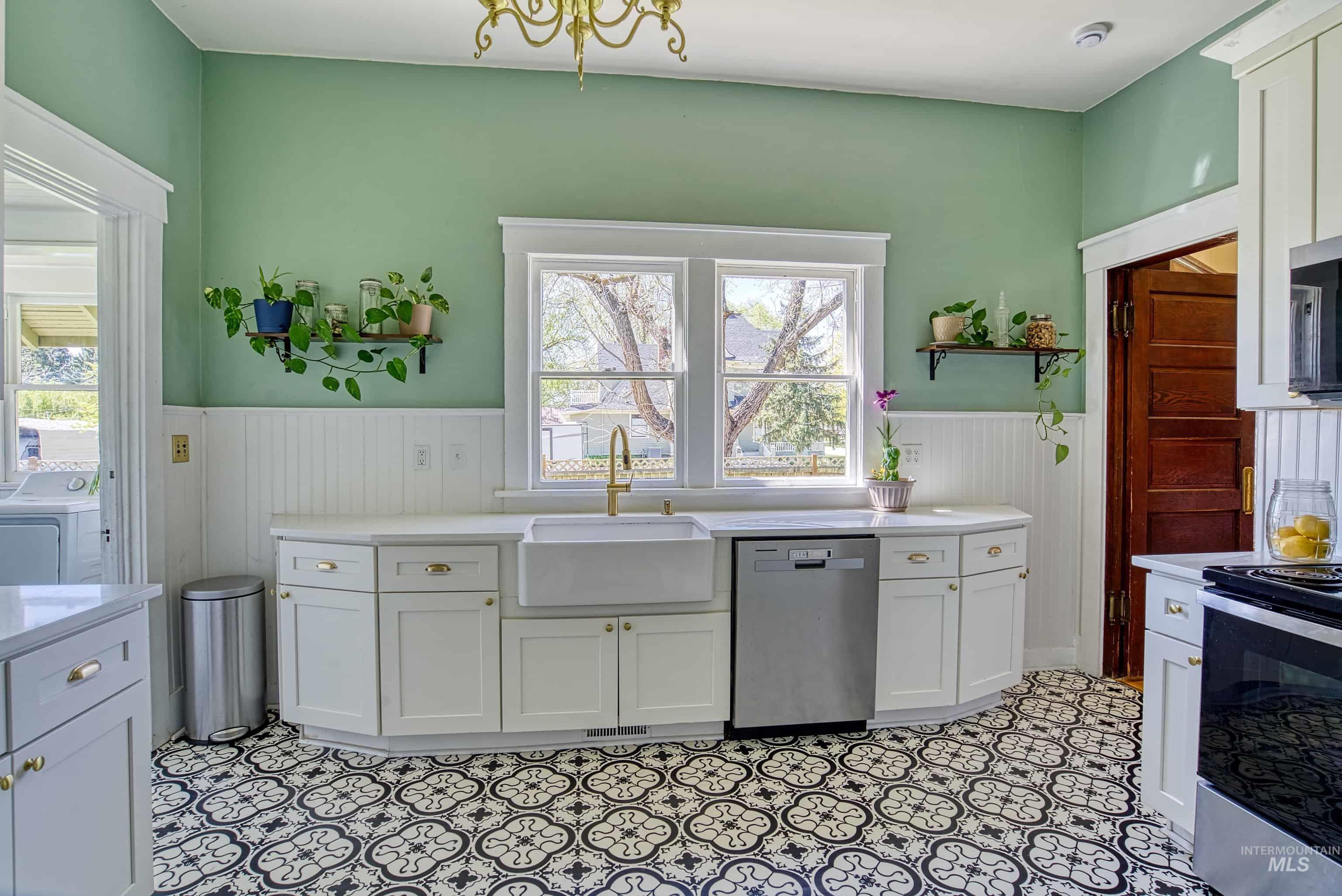 407 E Main Street, Weiser, Idaho 83672, 4 Bedrooms, 2 Bathrooms, Residential For Sale, Price $475,000,MLS 98984168