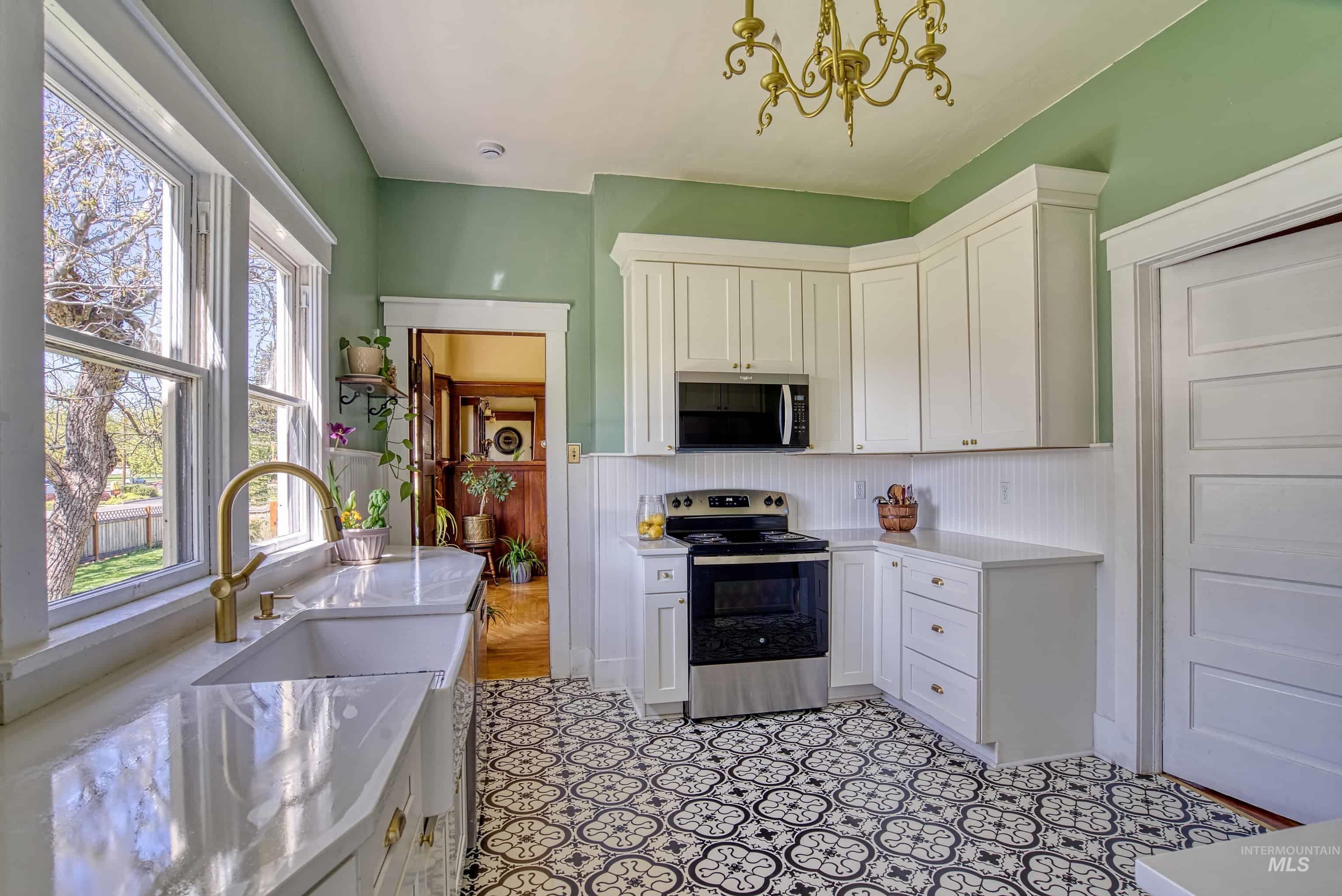 407 E Main Street, Weiser, Idaho 83672, 4 Bedrooms, 2 Bathrooms, Residential For Sale, Price $475,000,MLS 98984168