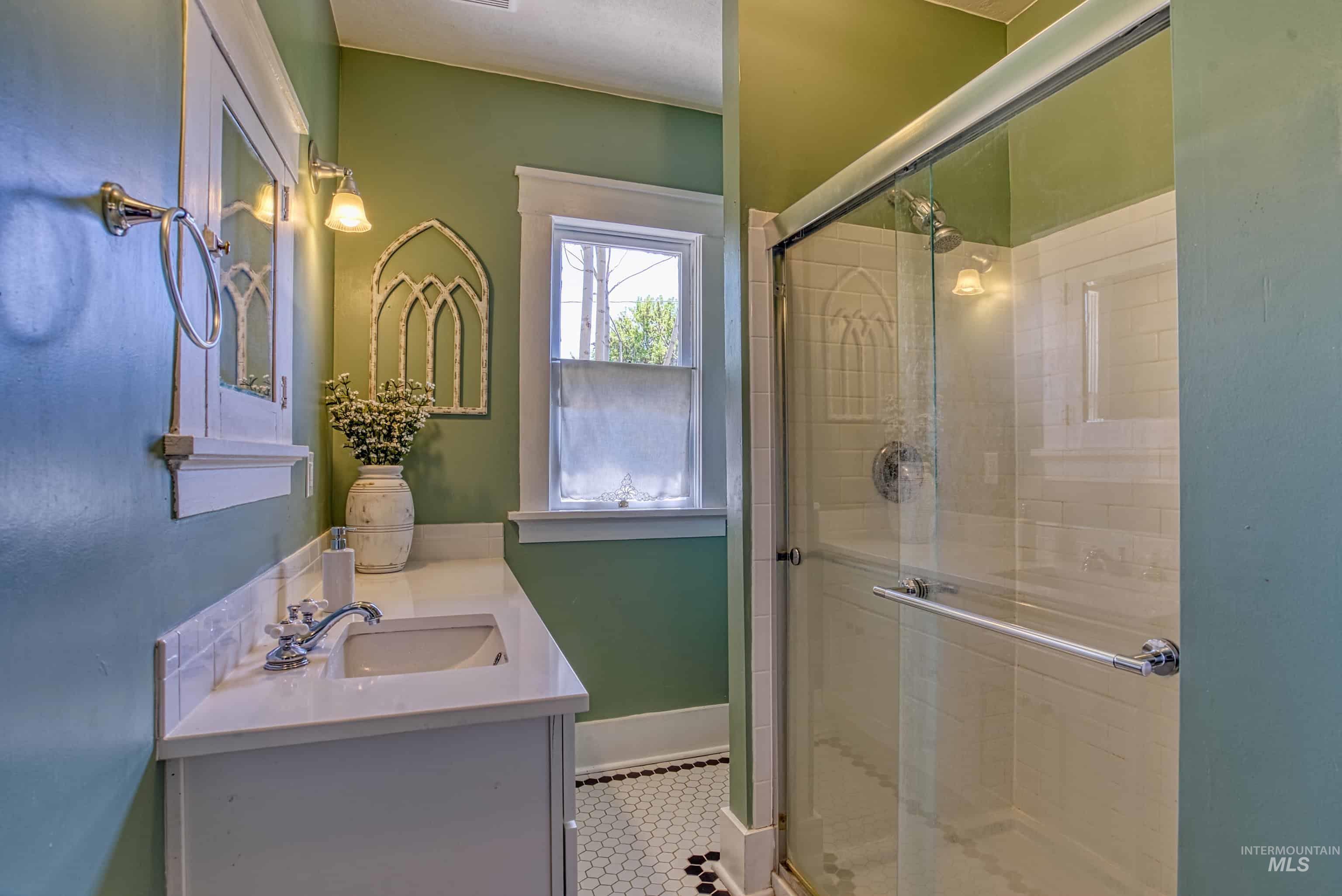 407 E Main Street, Weiser, Idaho 83672, 4 Bedrooms, 2 Bathrooms, Residential For Sale, Price $475,000,MLS 98984168