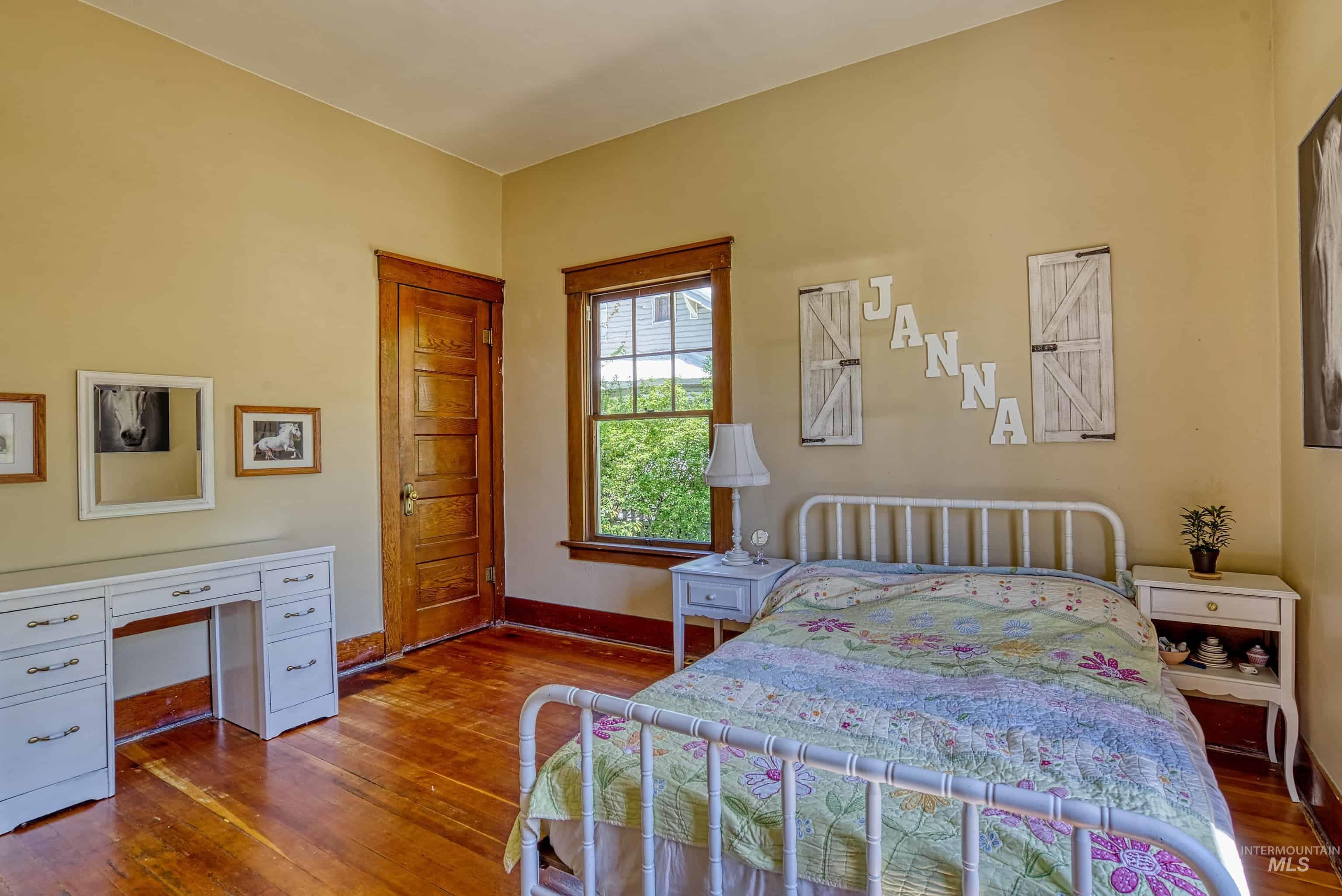 407 E Main Street, Weiser, Idaho 83672, 4 Bedrooms, 2 Bathrooms, Residential For Sale, Price $475,000,MLS 98984168