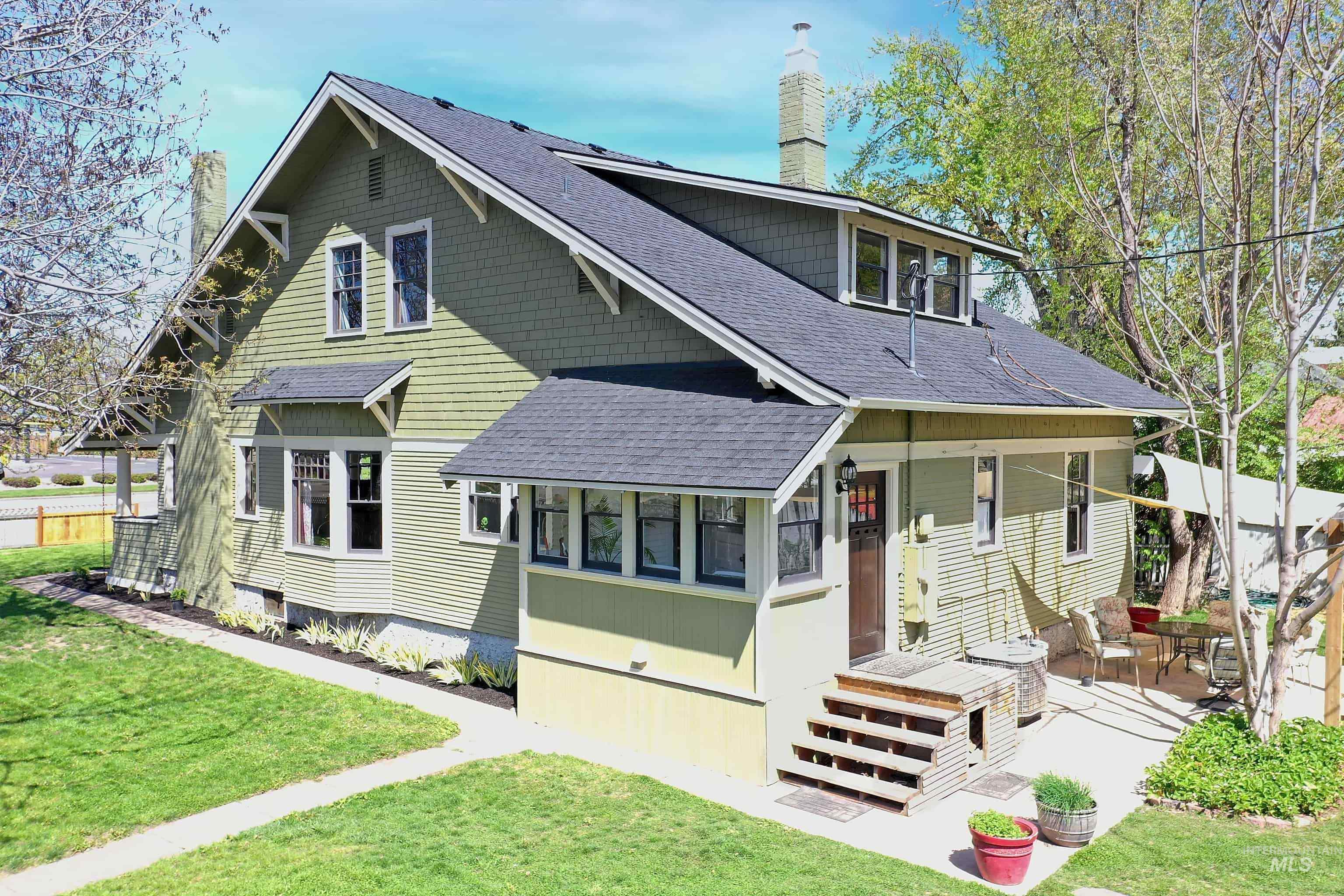 407 E Main Street, Weiser, Idaho 83672, 4 Bedrooms, 2 Bathrooms, Residential For Sale, Price $475,000,MLS 98984168