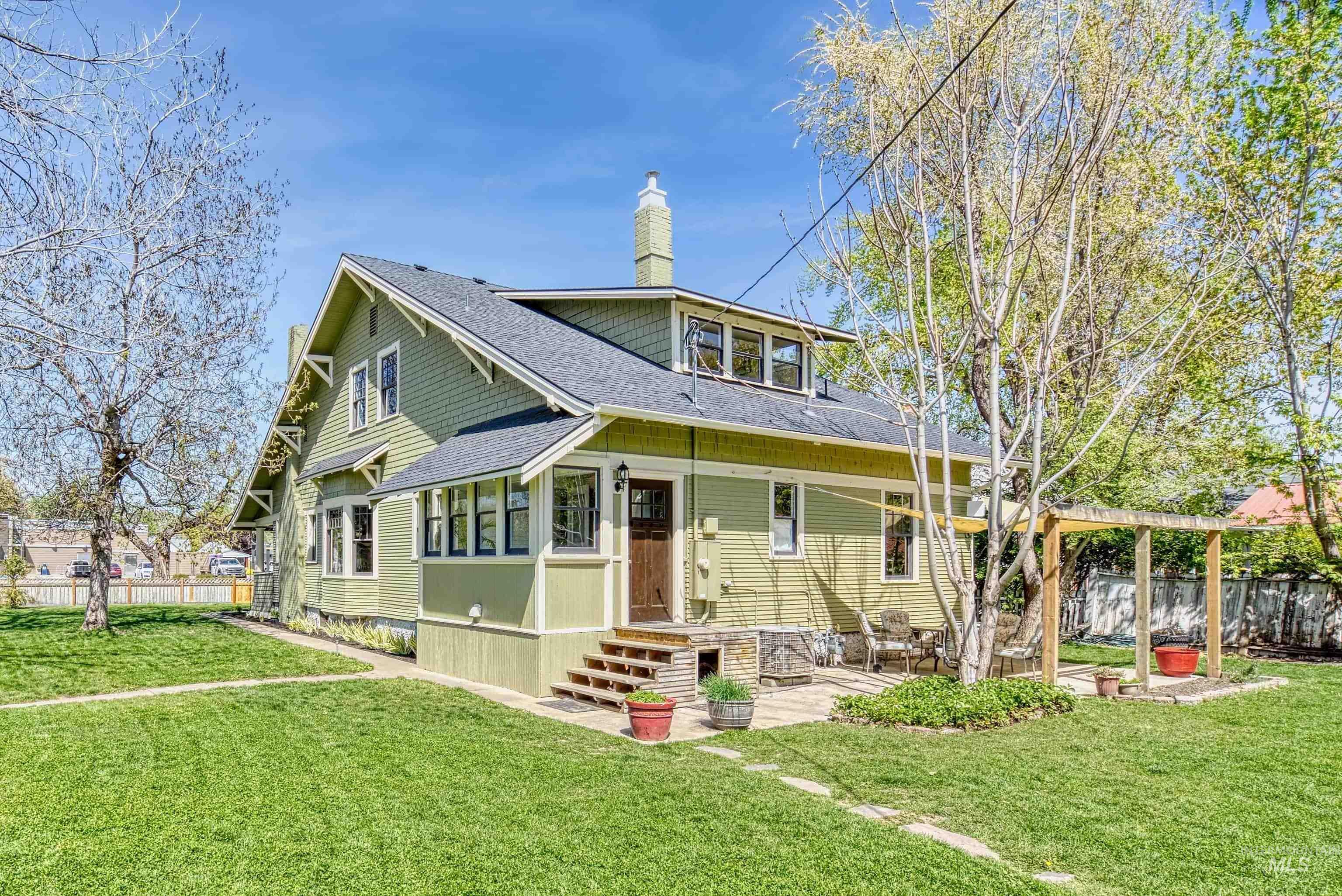 407 E Main Street, Weiser, Idaho 83672, 4 Bedrooms, 2 Bathrooms, Residential For Sale, Price $475,000,MLS 98984168