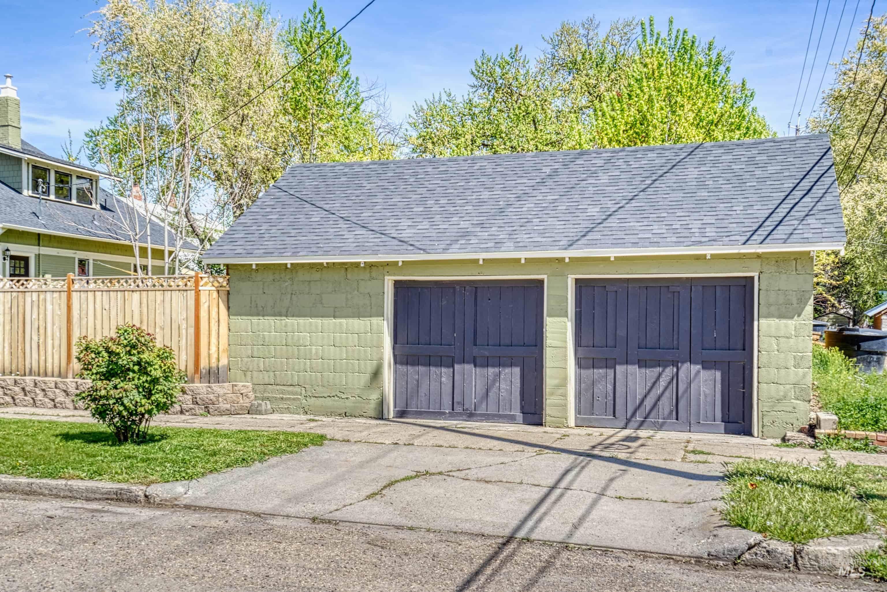 407 E Main Street, Weiser, Idaho 83672, 4 Bedrooms, 2 Bathrooms, Residential For Sale, Price $475,000,MLS 98984168