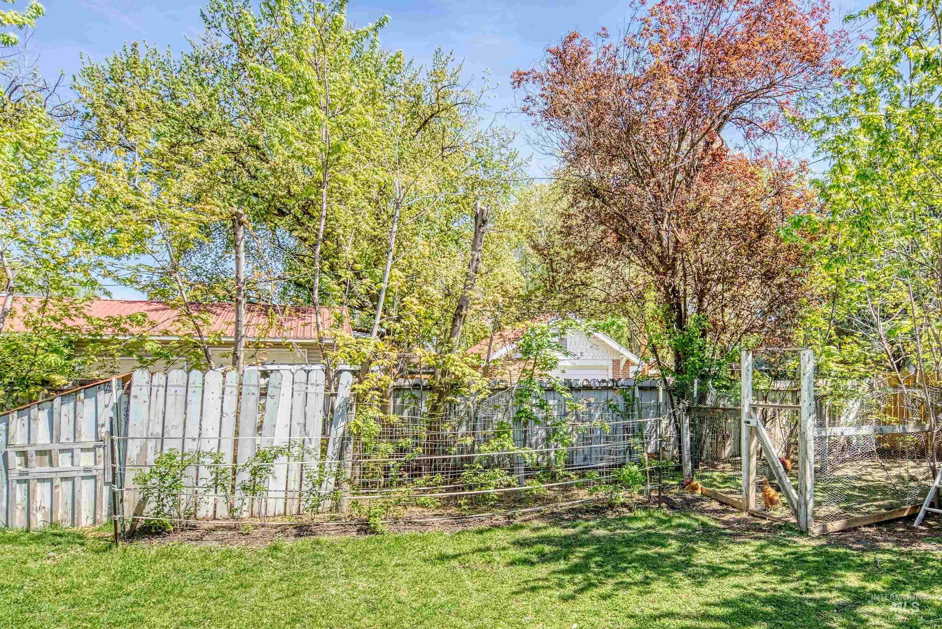 407 E Main Street, Weiser, Idaho 83672, 4 Bedrooms, 2 Bathrooms, Residential For Sale, Price $475,000,MLS 98984168