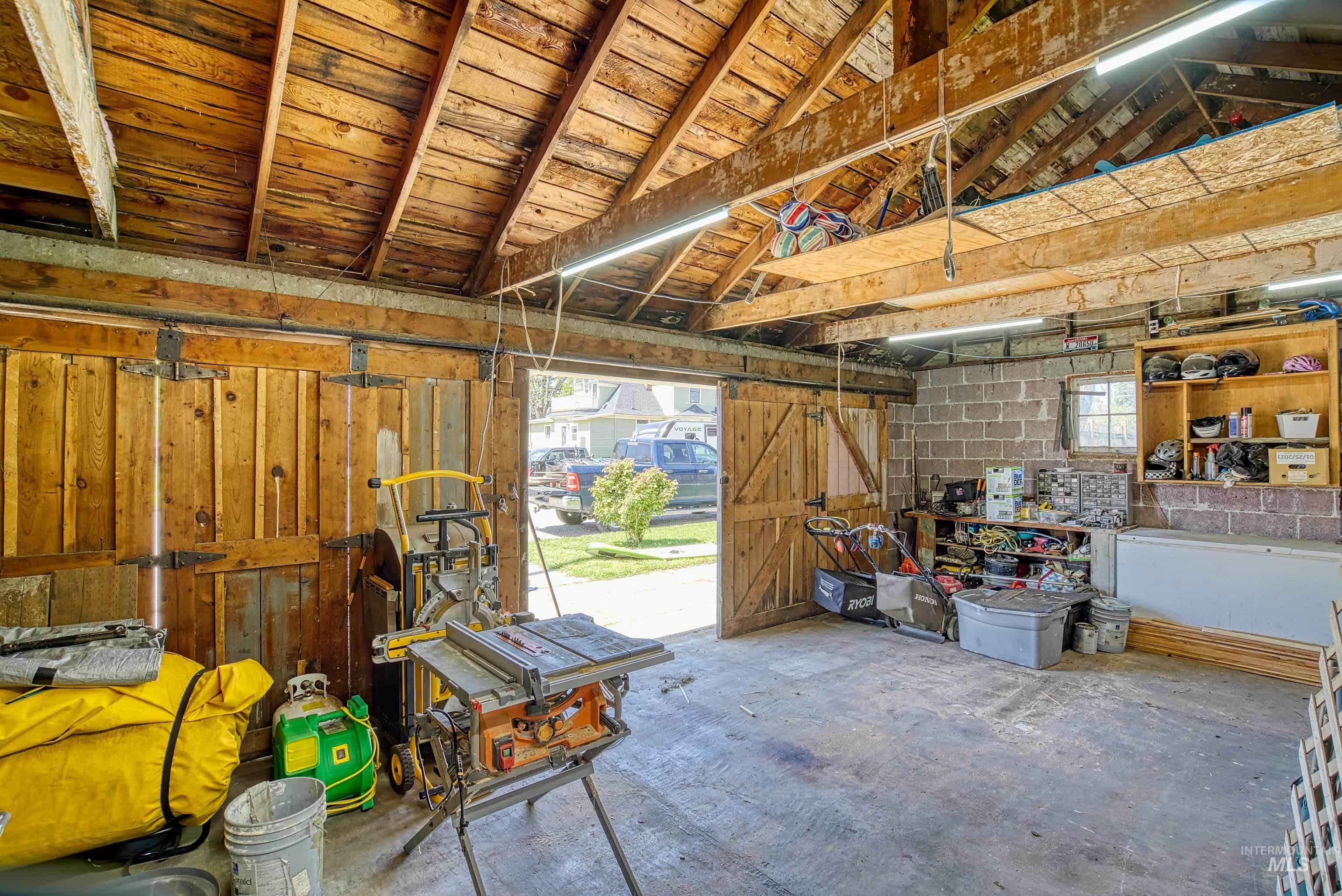 407 E Main Street, Weiser, Idaho 83672, 4 Bedrooms, 2 Bathrooms, Residential For Sale, Price $475,000,MLS 98984168