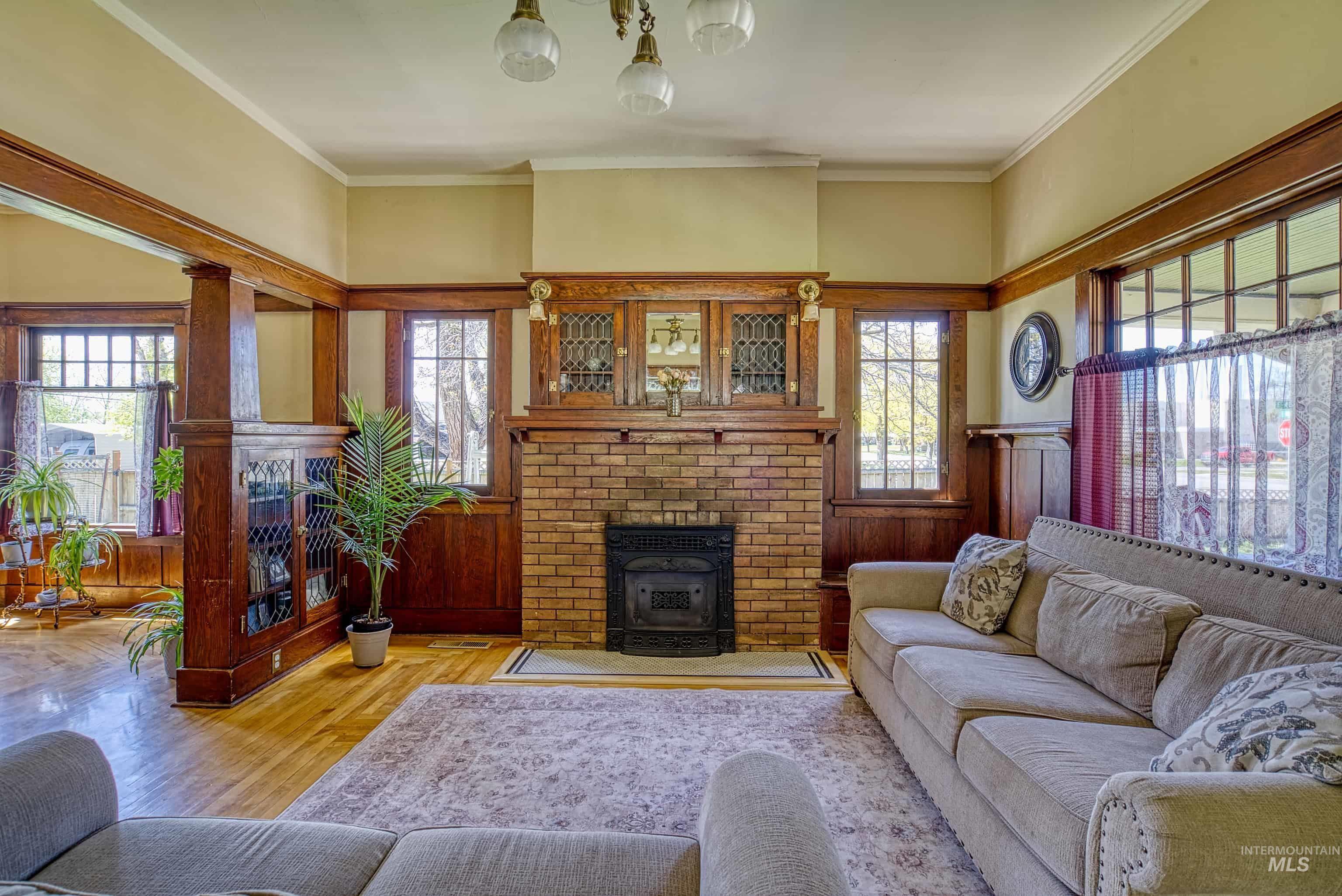 407 E Main Street, Weiser, Idaho 83672, 4 Bedrooms, 2 Bathrooms, Residential For Sale, Price $475,000,MLS 98984168