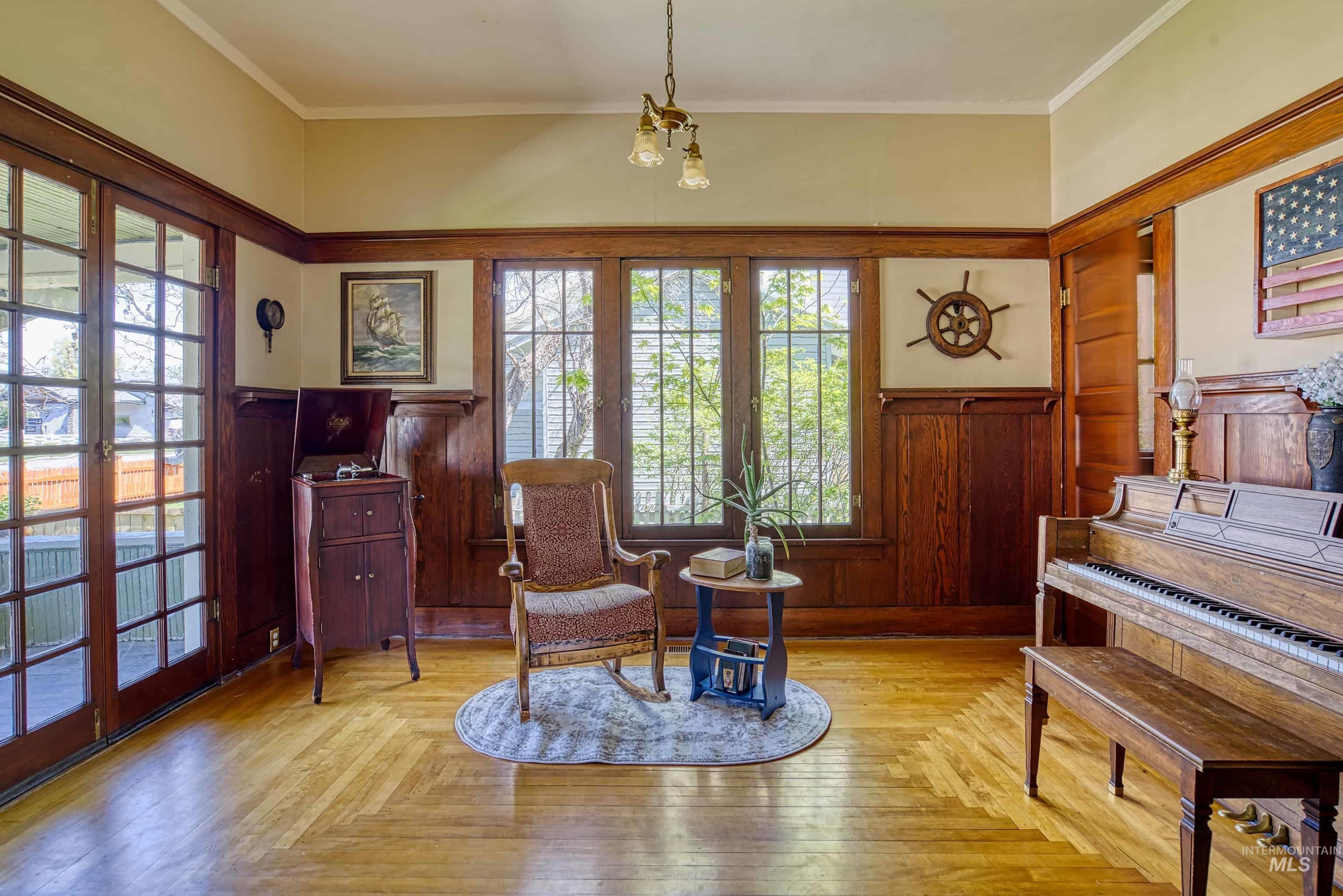 407 E Main Street, Weiser, Idaho 83672, 4 Bedrooms, 2 Bathrooms, Residential For Sale, Price $475,000,MLS 98984168