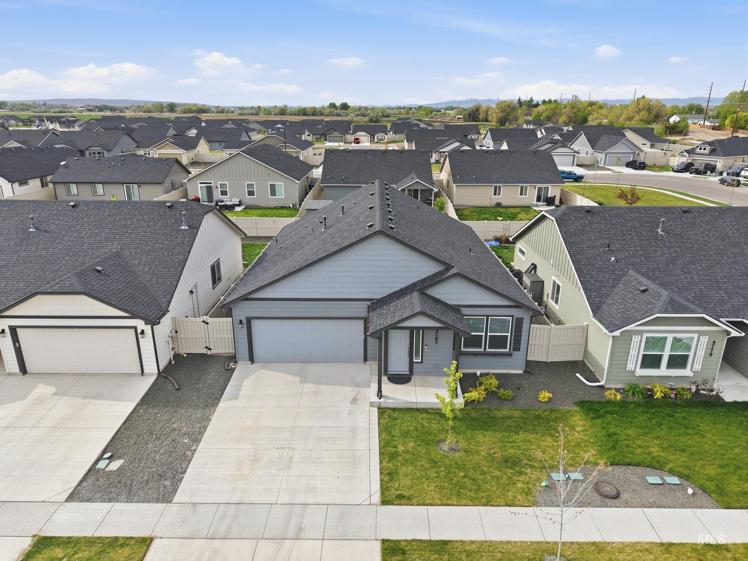 4797 E Grassway Dr, Nampa, Idaho 83686, 3 Bedrooms, 2 Bathrooms, Residential For Sale, Price $422,000,MLS 98984175
