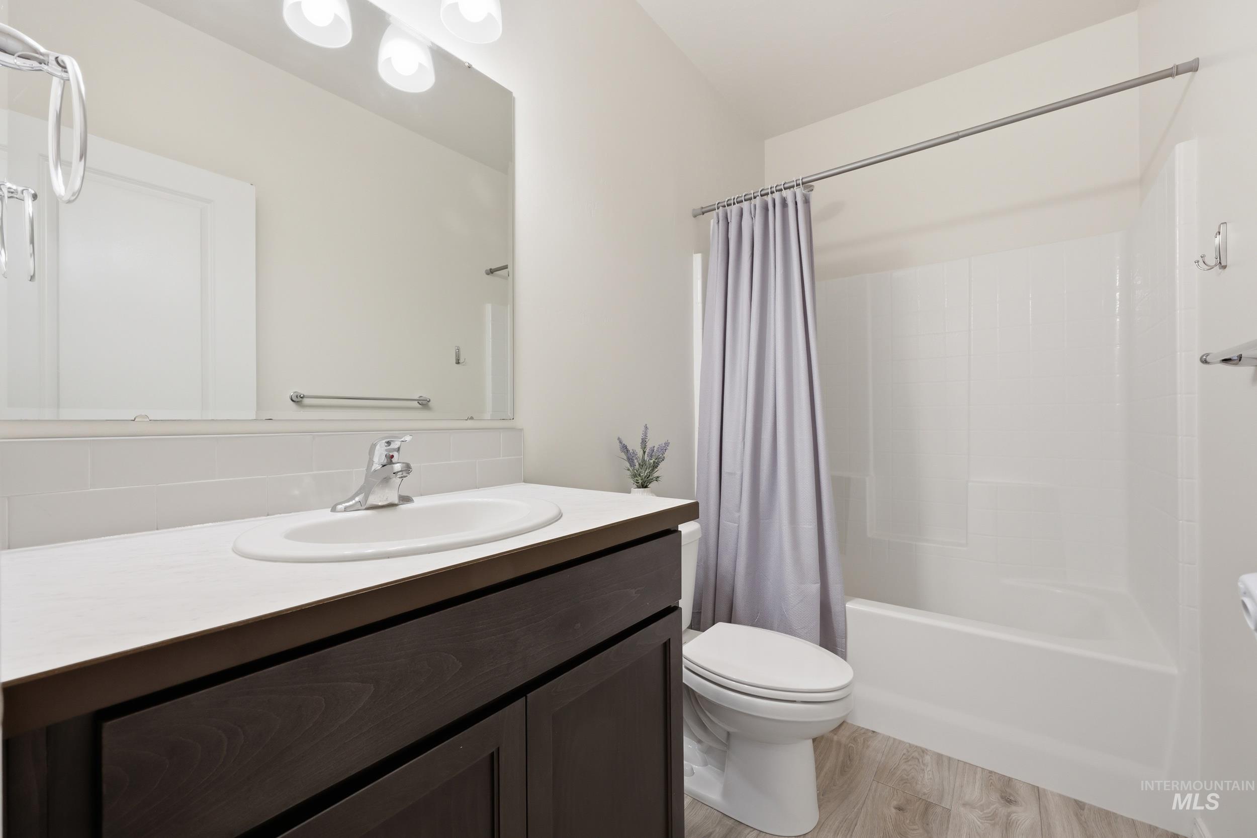 4797 E Grassway Dr, Nampa, Idaho 83686, 3 Bedrooms, 2 Bathrooms, Residential For Sale, Price $422,000,MLS 98984175