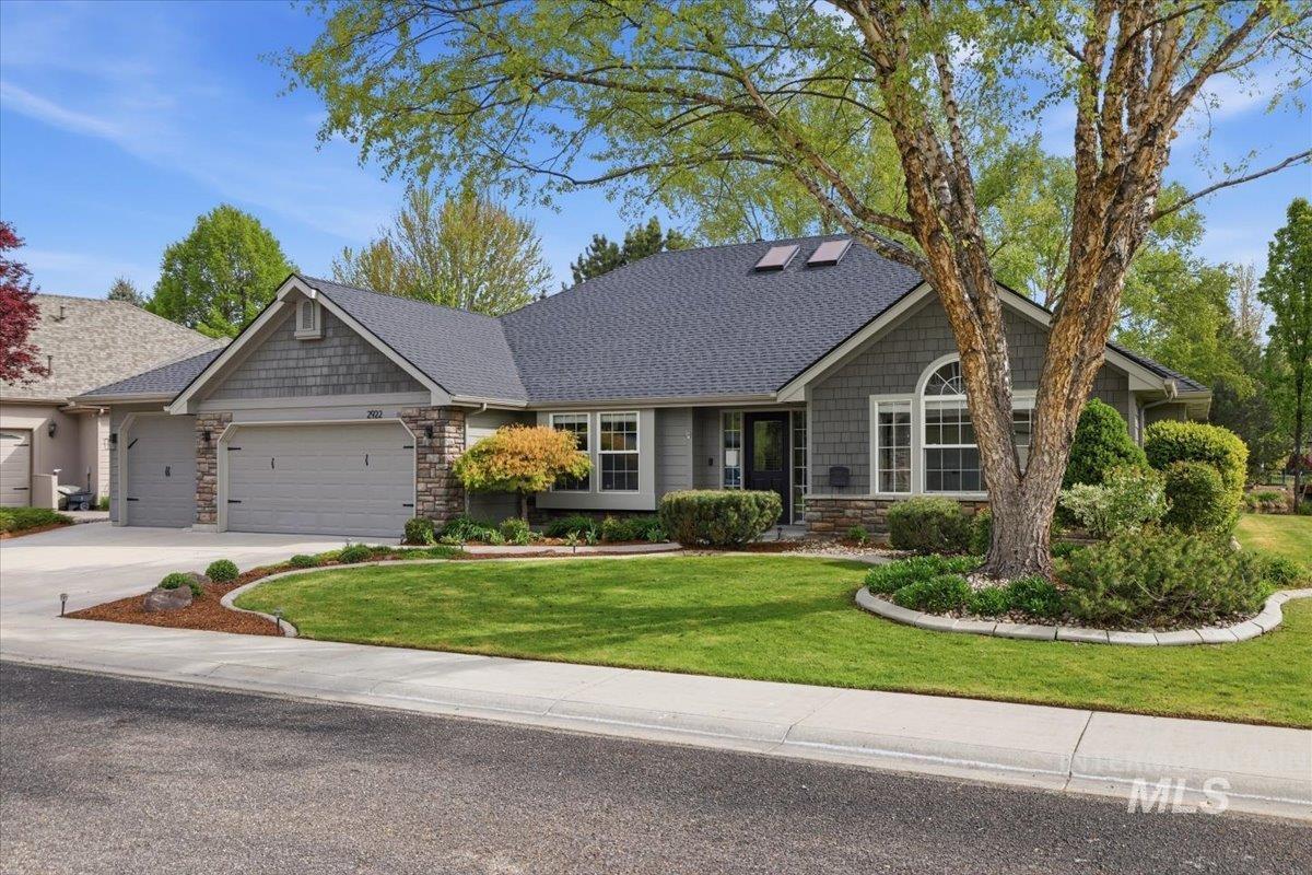 2922 S Whitehaven Pl, Eagle, Idaho 83616, 4 Bedrooms, 2 Bathrooms, Residential For Sale, Price $775,000, 98984176