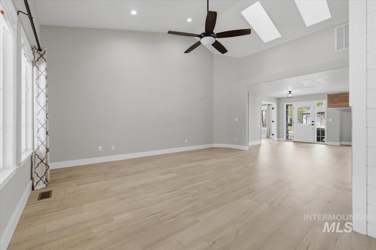 2922 S Whitehaven Pl, Eagle, Idaho 83616, 4 Bedrooms, 2 Bathrooms, Residential For Sale, Price $775,000, 98984176