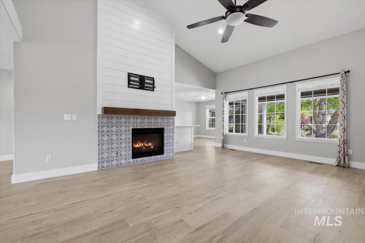 2922 S Whitehaven Pl, Eagle, Idaho 83616, 4 Bedrooms, 2 Bathrooms, Residential For Sale, Price $775,000, 98984176