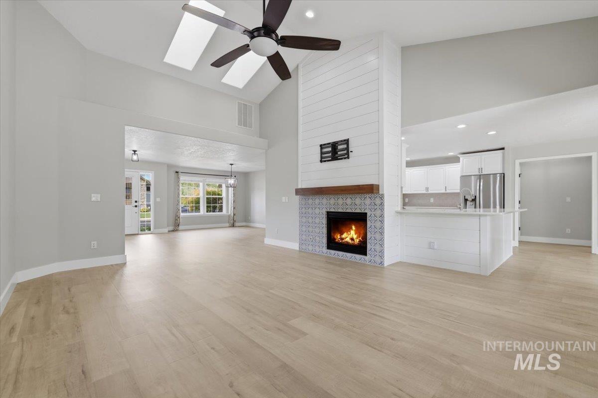 2922 S Whitehaven Pl, Eagle, Idaho 83616, 4 Bedrooms, 2 Bathrooms, Residential For Sale, Price $775,000, 98984176