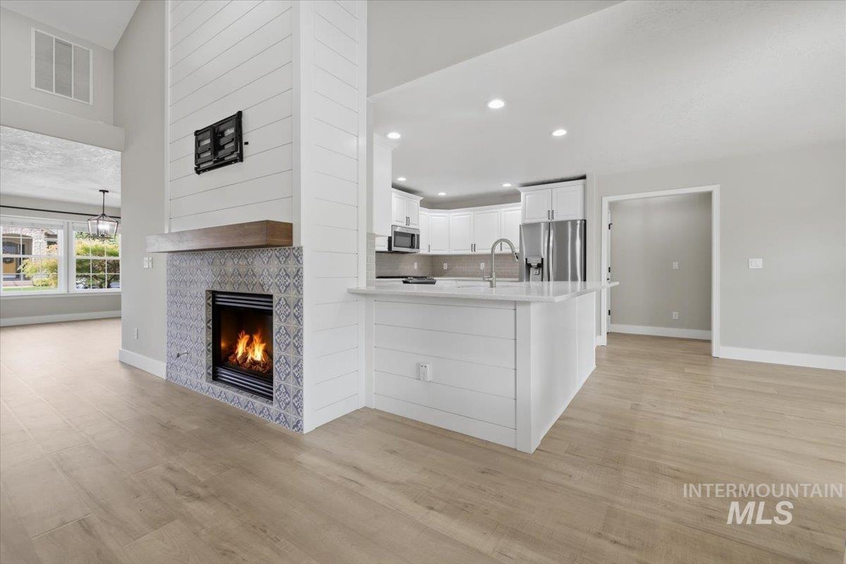 2922 S Whitehaven Pl, Eagle, Idaho 83616, 4 Bedrooms, 2 Bathrooms, Residential For Sale, Price $775,000, 98984176