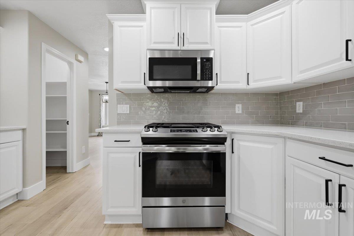 2922 S Whitehaven Pl, Eagle, Idaho 83616, 4 Bedrooms, 2 Bathrooms, Residential For Sale, Price $775,000, 98984176