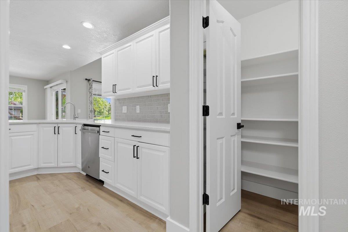 2922 S Whitehaven Pl, Eagle, Idaho 83616, 4 Bedrooms, 2 Bathrooms, Residential For Sale, Price $775,000, 98984176