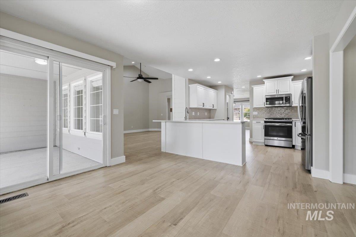 2922 S Whitehaven Pl, Eagle, Idaho 83616, 4 Bedrooms, 2 Bathrooms, Residential For Sale, Price $775,000, 98984176