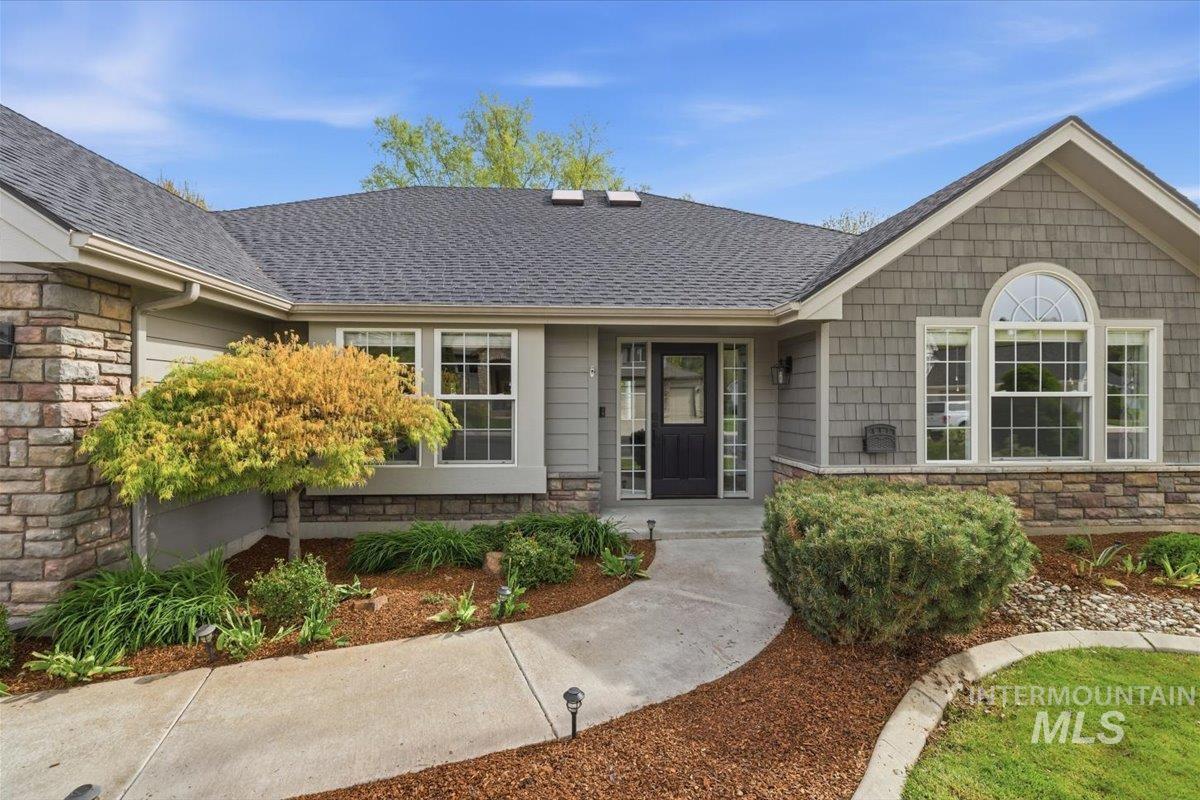 2922 S Whitehaven Pl, Eagle, Idaho 83616, 4 Bedrooms, 2 Bathrooms, Residential For Sale, Price $775,000, 98984176