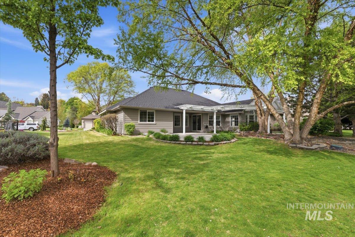 2922 S Whitehaven Pl, Eagle, Idaho 83616, 4 Bedrooms, 2 Bathrooms, Residential For Sale, Price $775,000, 98984176